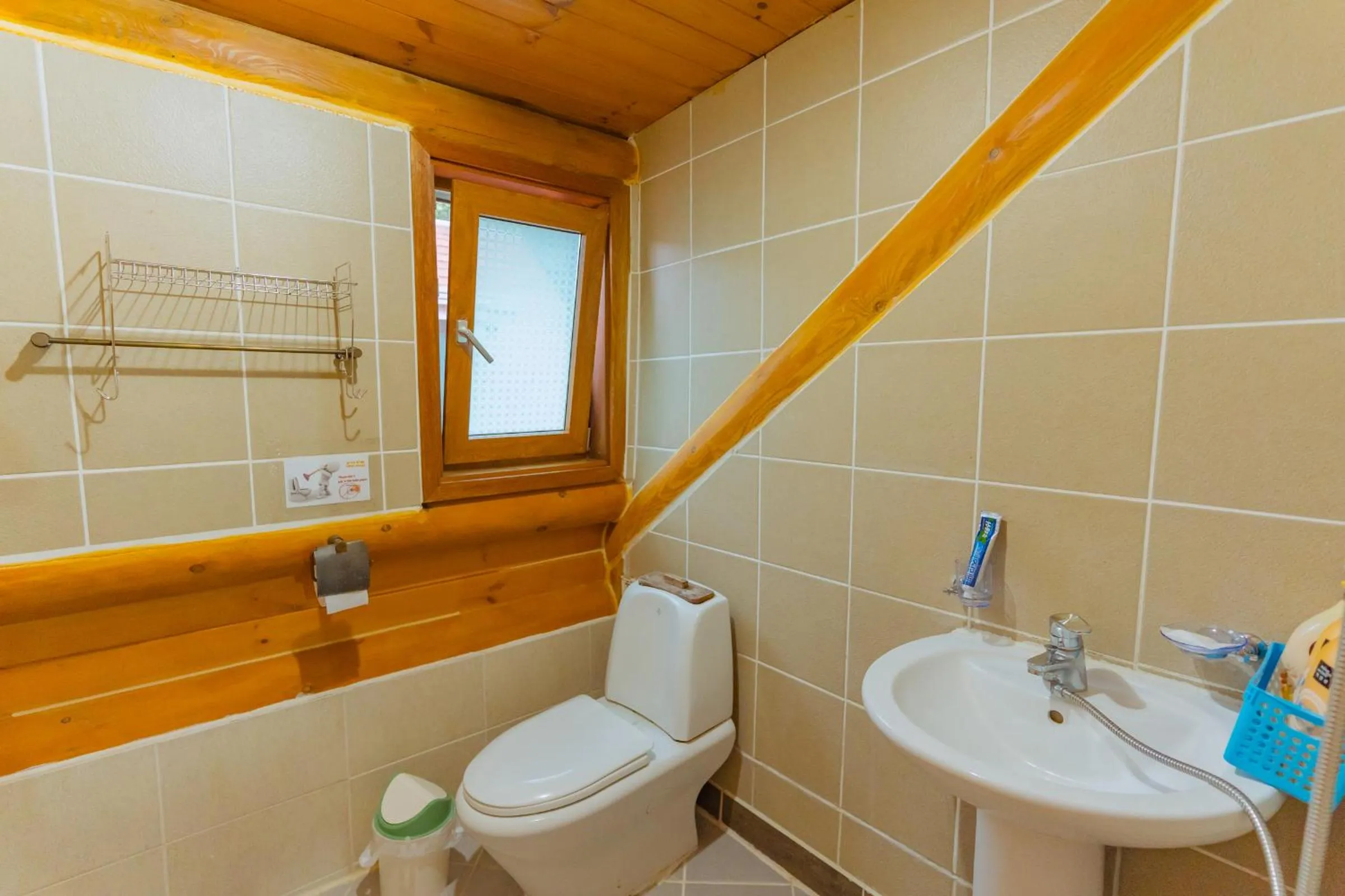 Shower in Jungmun Log Pension & Resort