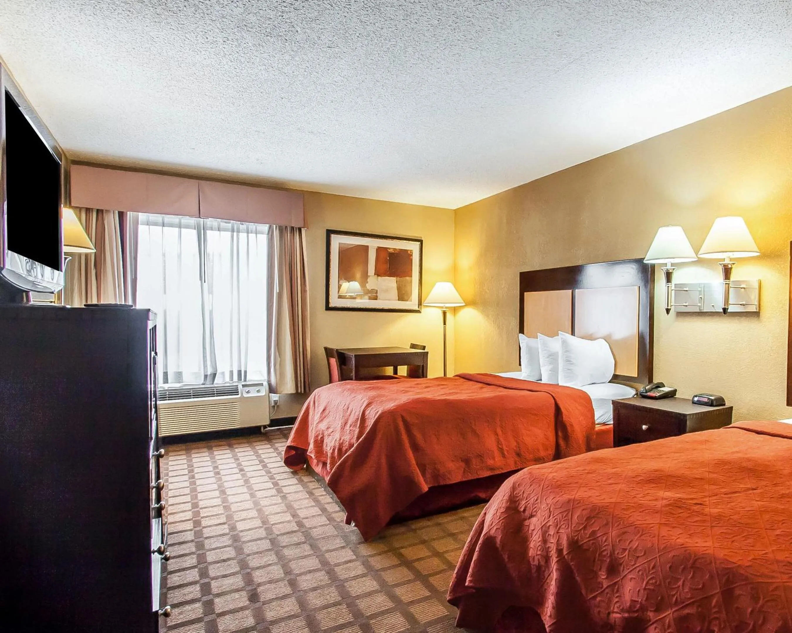 Queen Room with Two Queen Beds - Smoking in Quality Inn