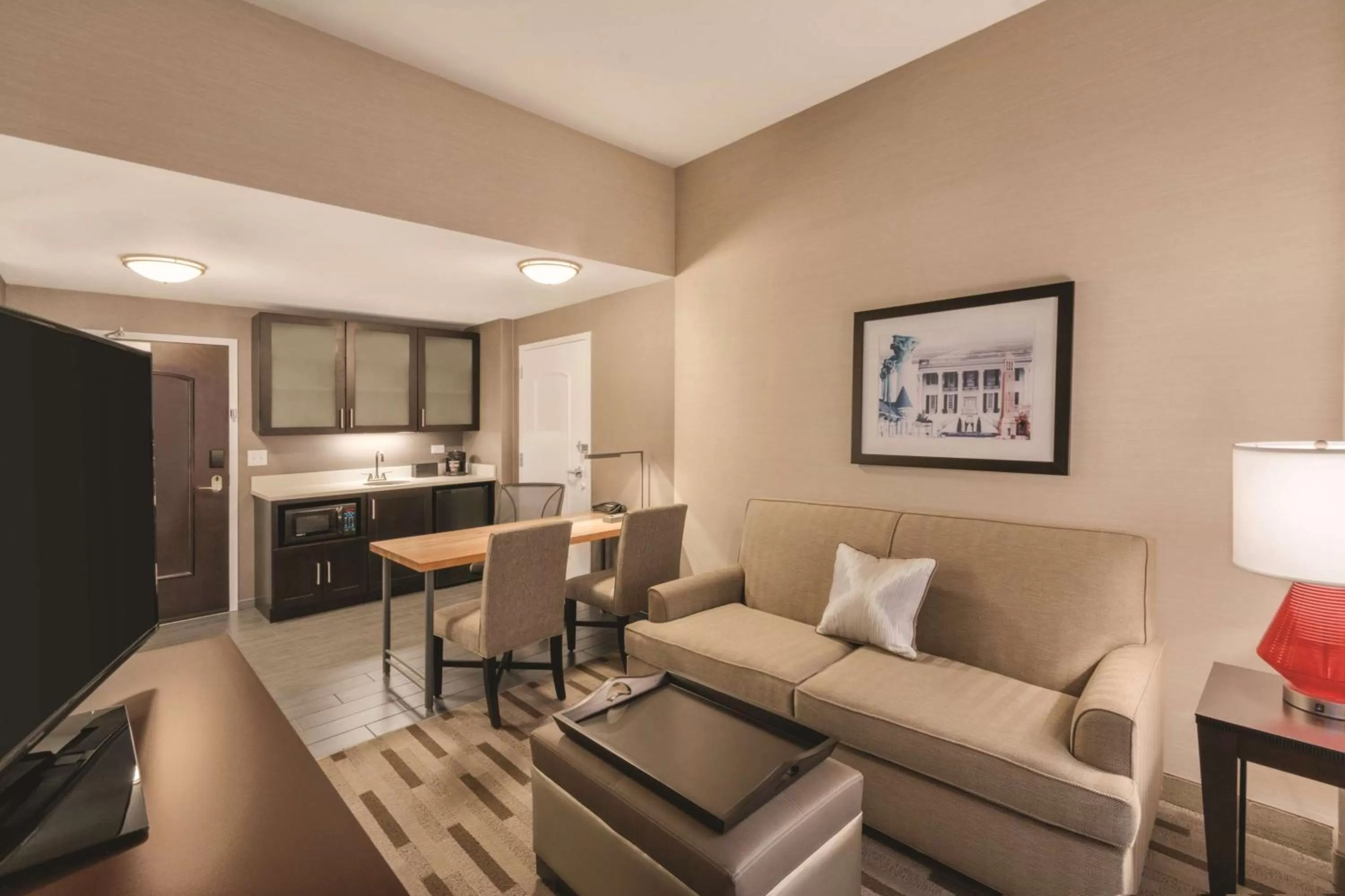 Living room in Embassy Suites by Hilton Tuscaloosa Alabama Downtown