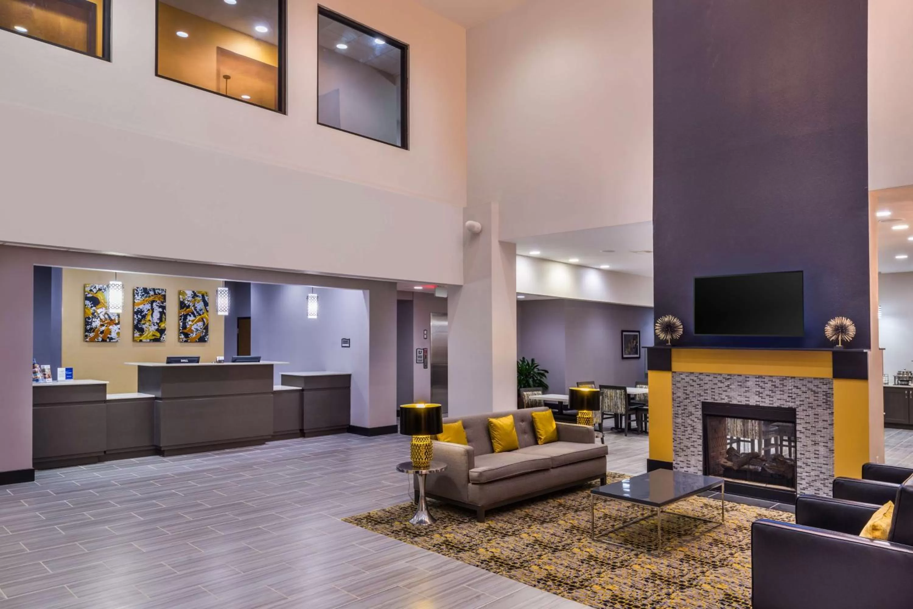 Lobby or reception in Best Western Plus Regency Park