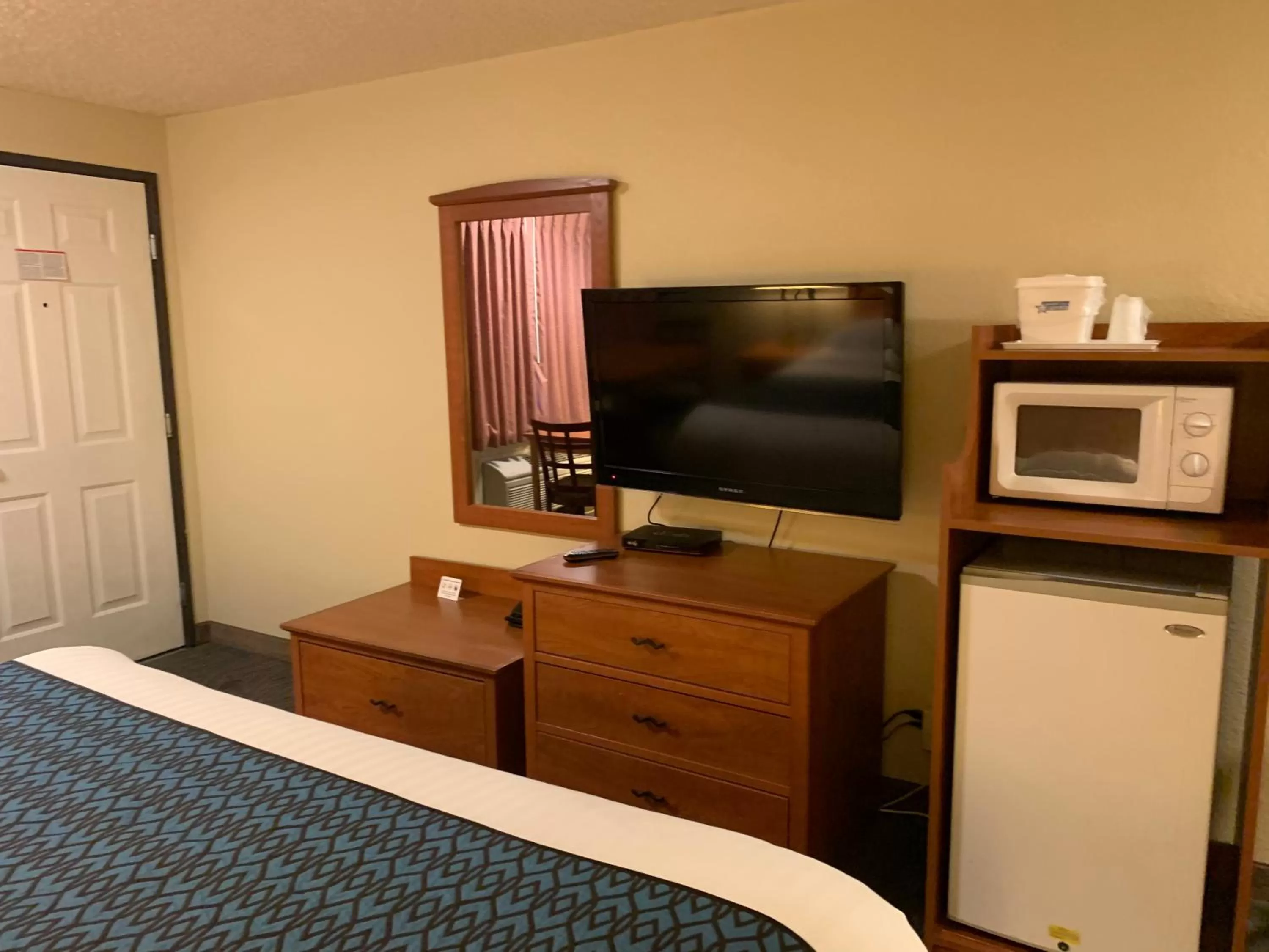 TV and multimedia, Bed in Sunset Inn - John Day