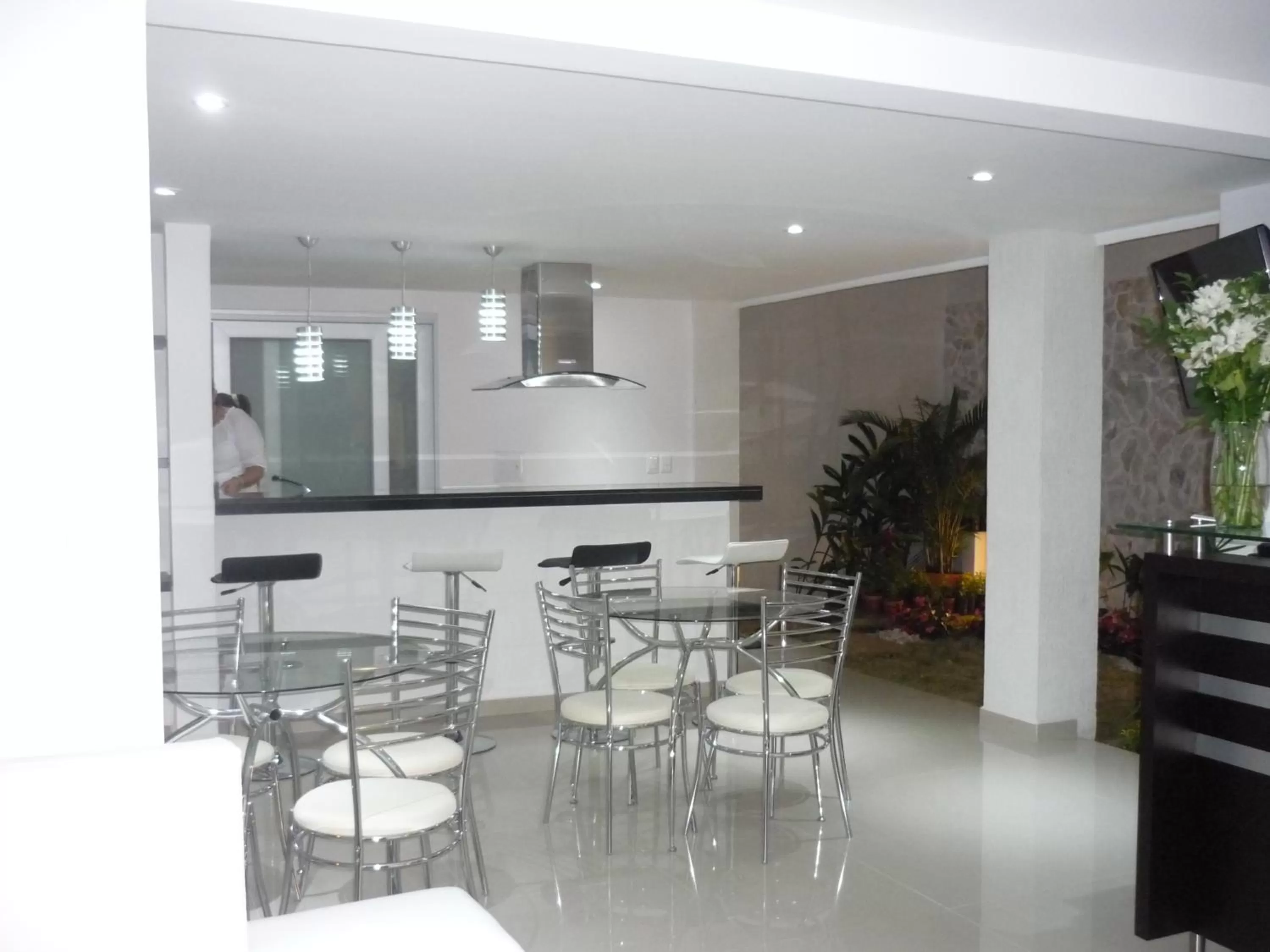 Restaurant/places to eat in Hotel Ipanema Meridian