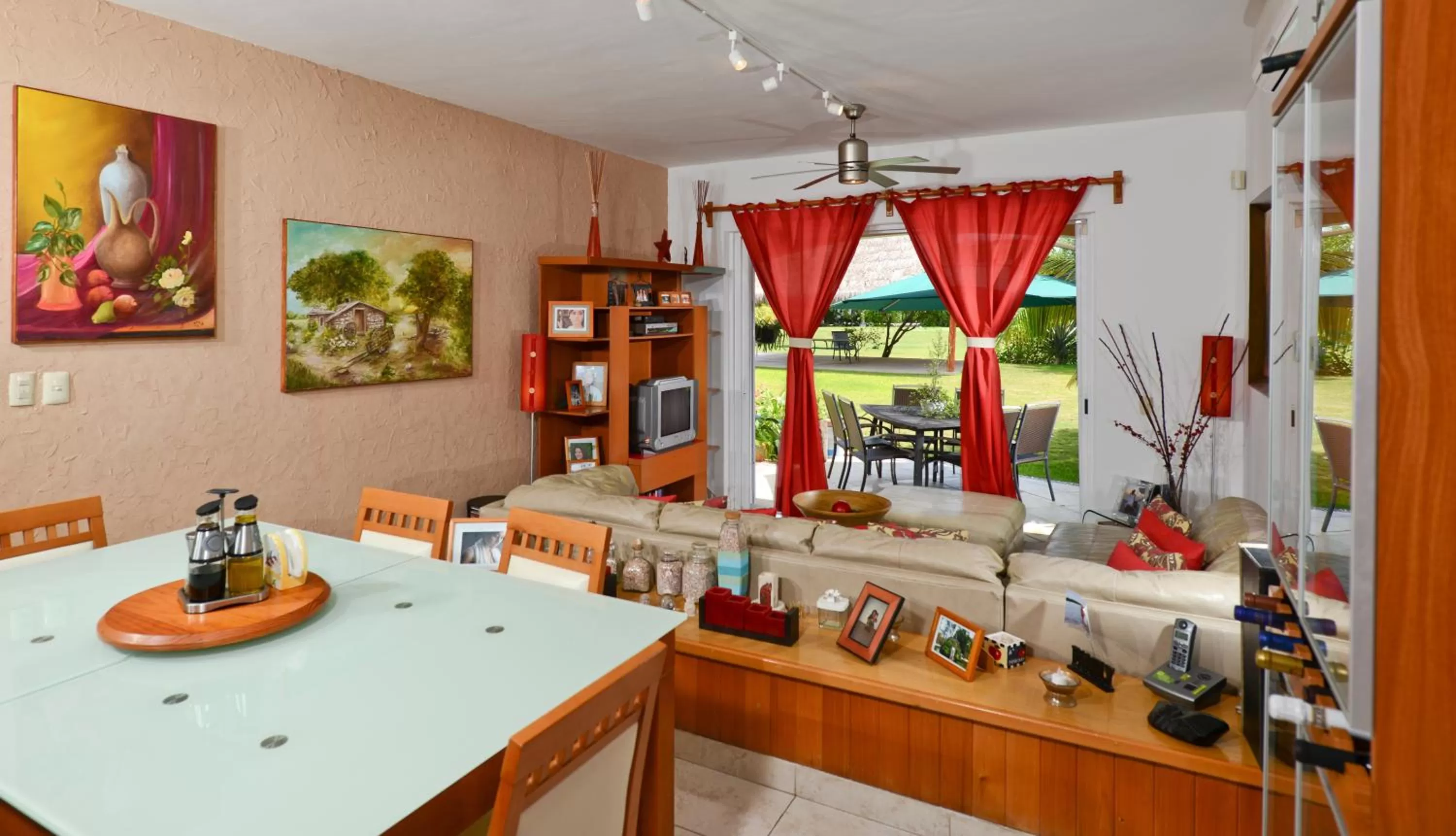 Decorative detail, Restaurant/Places to Eat in B&B Mom's House