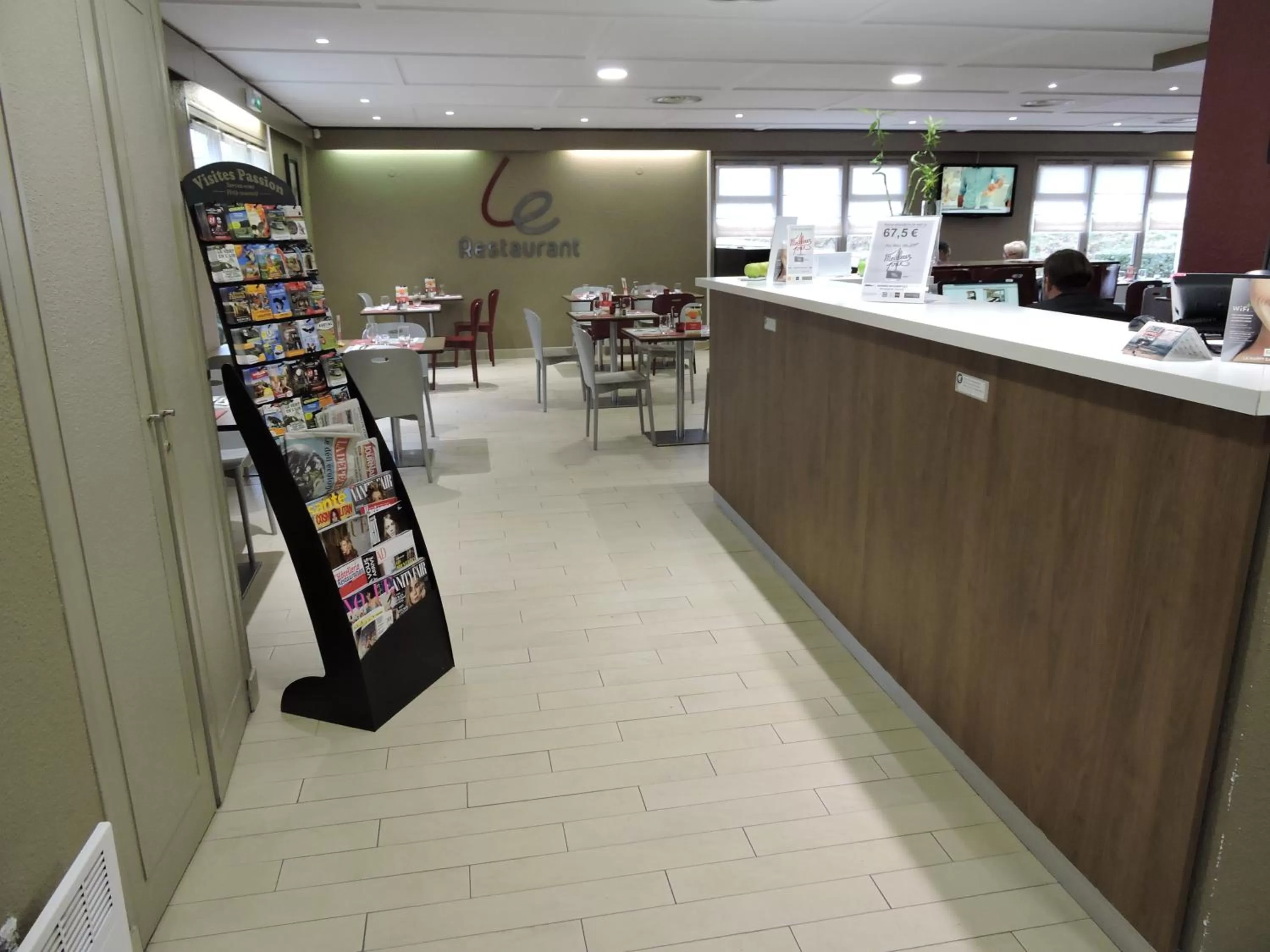 Lobby or reception in Campanile Hôtel Auch