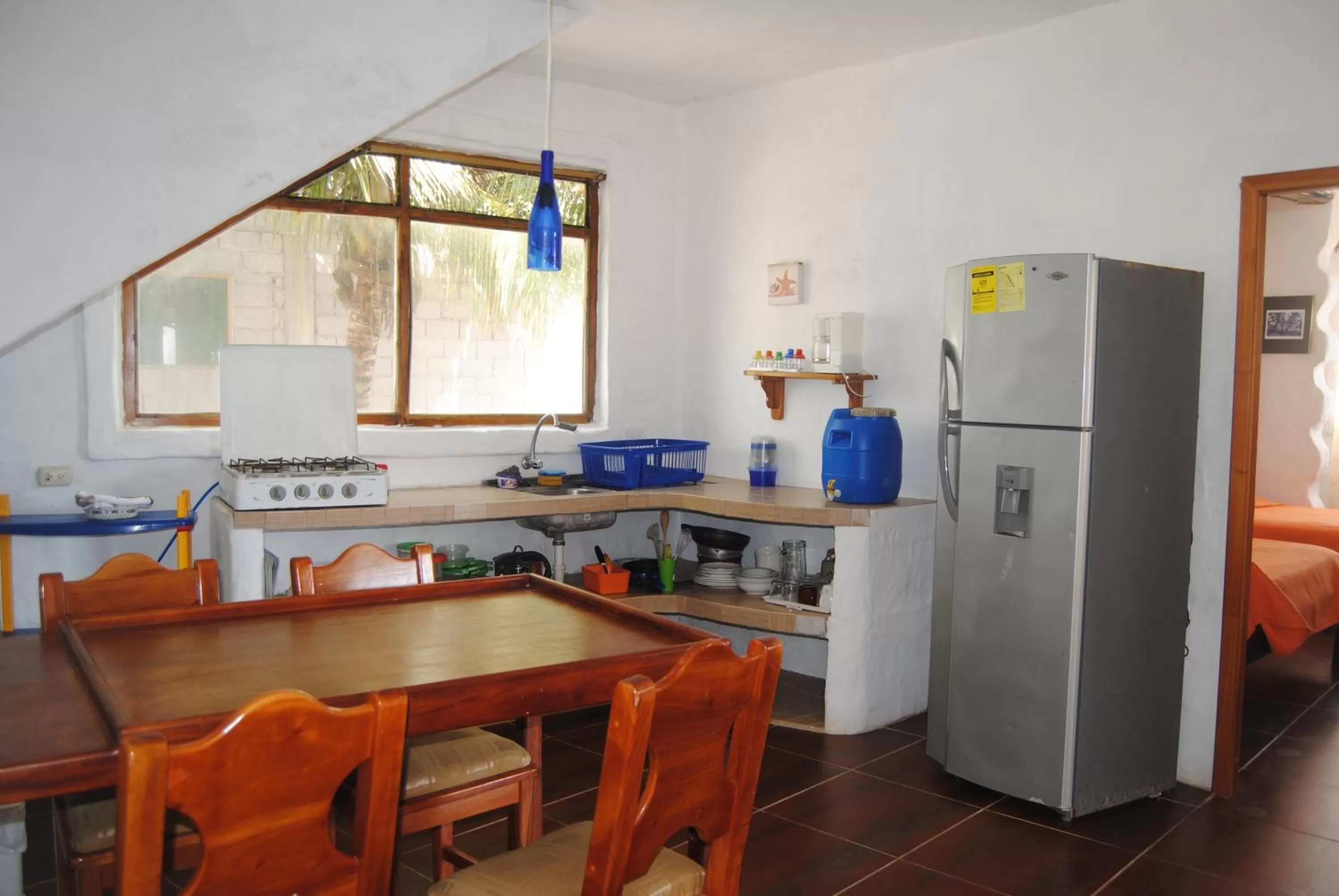 Kitchen or kitchenette, Kitchen/Kitchenette in Hostal Galapagos by Bar de Beto