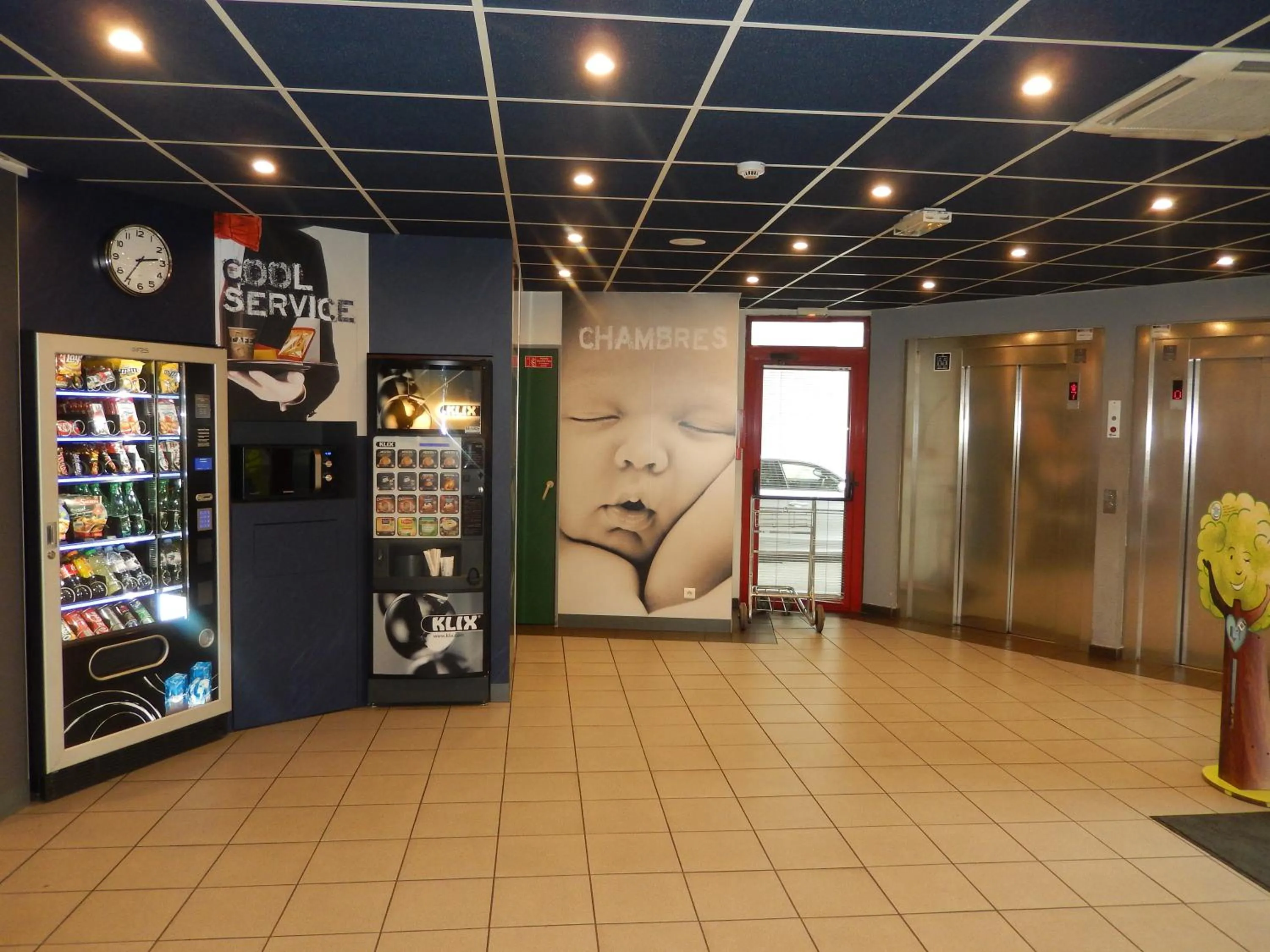 Lobby or reception in ibis budget Paris Porte d'Italie Est