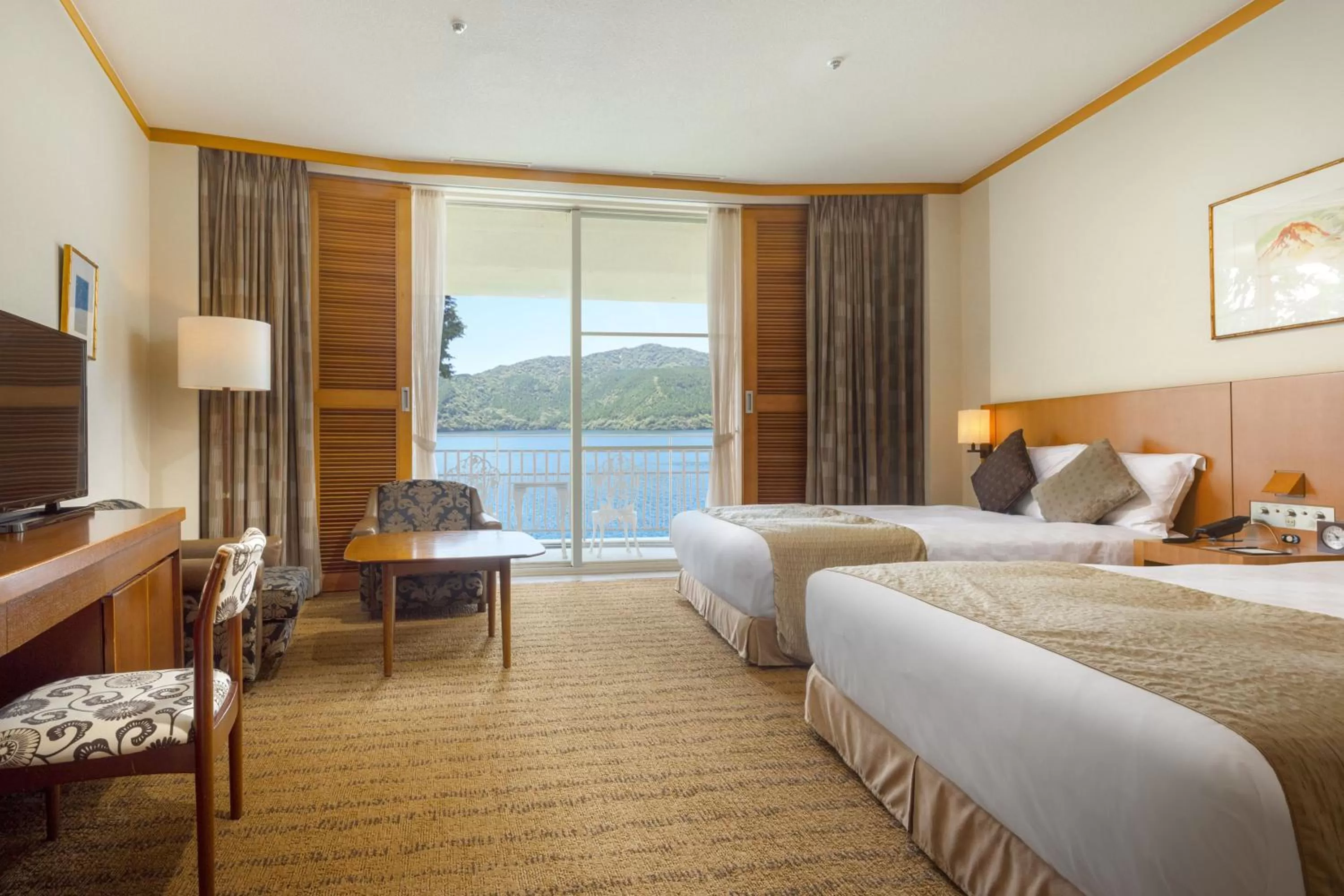 Photo of the whole room, Bed in The Prince Hakone Lake Ashinoko