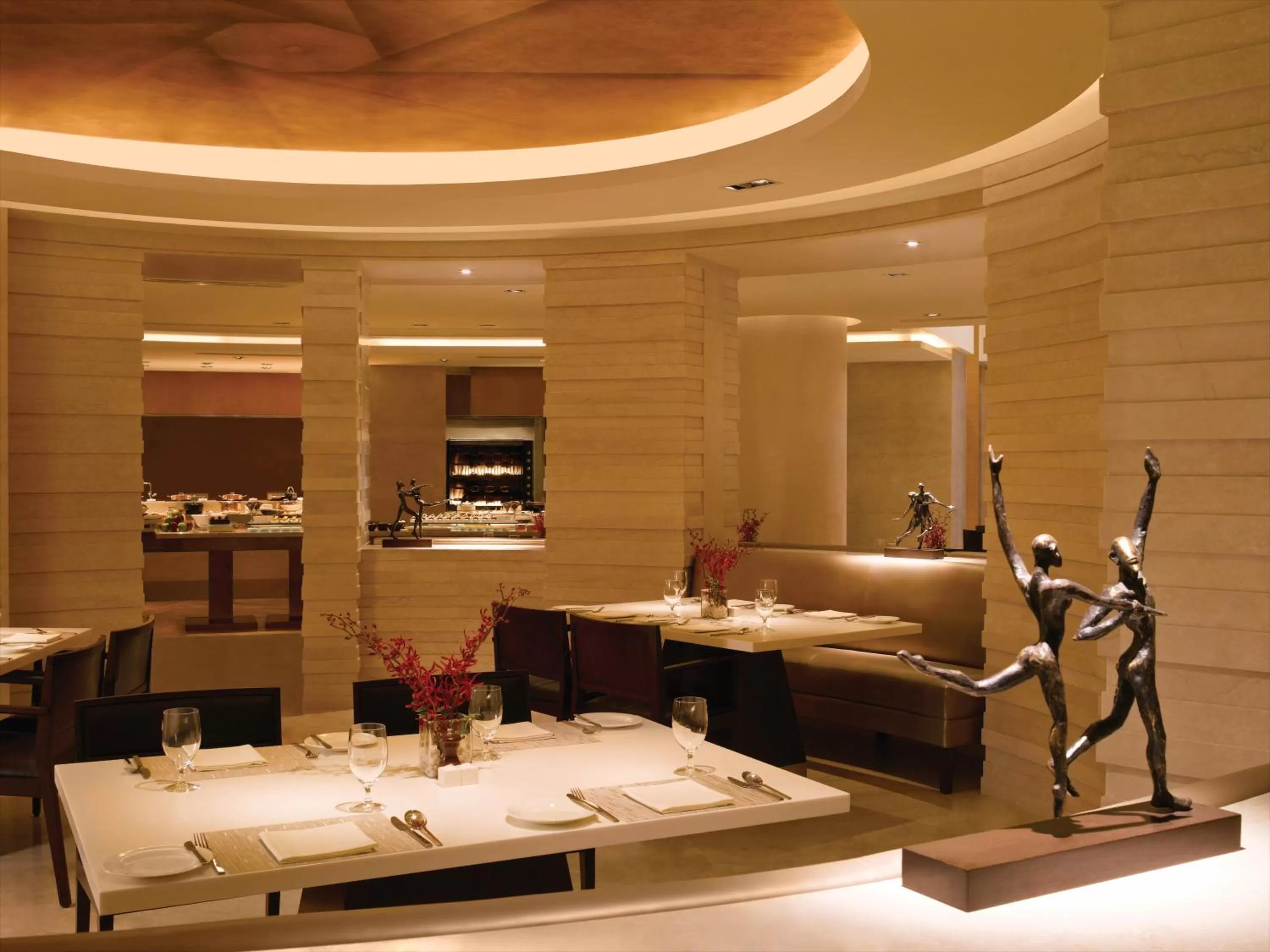 Restaurant/places to eat in Trident Bandra Kurla