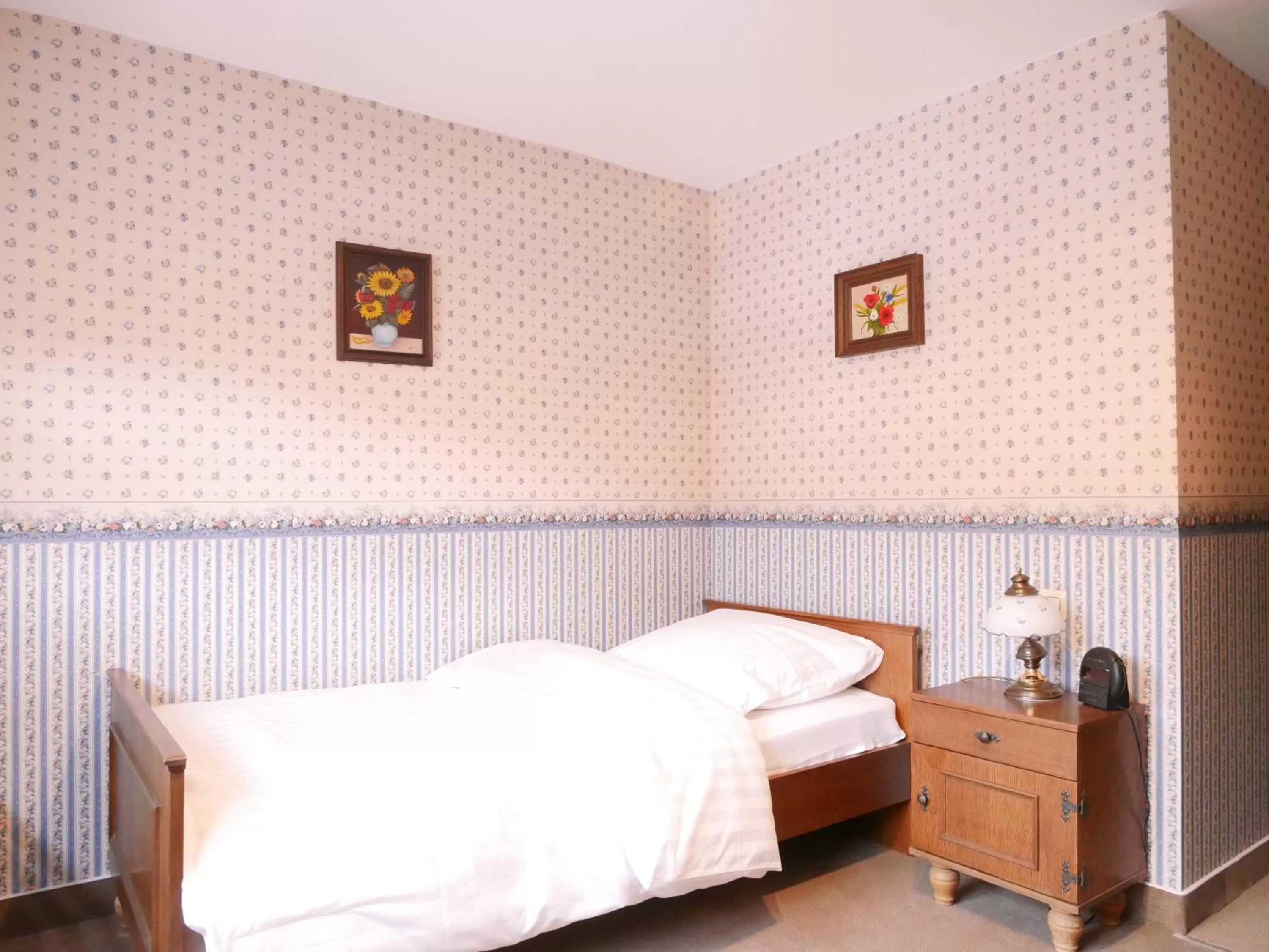 Bed in Gasthaus Engel