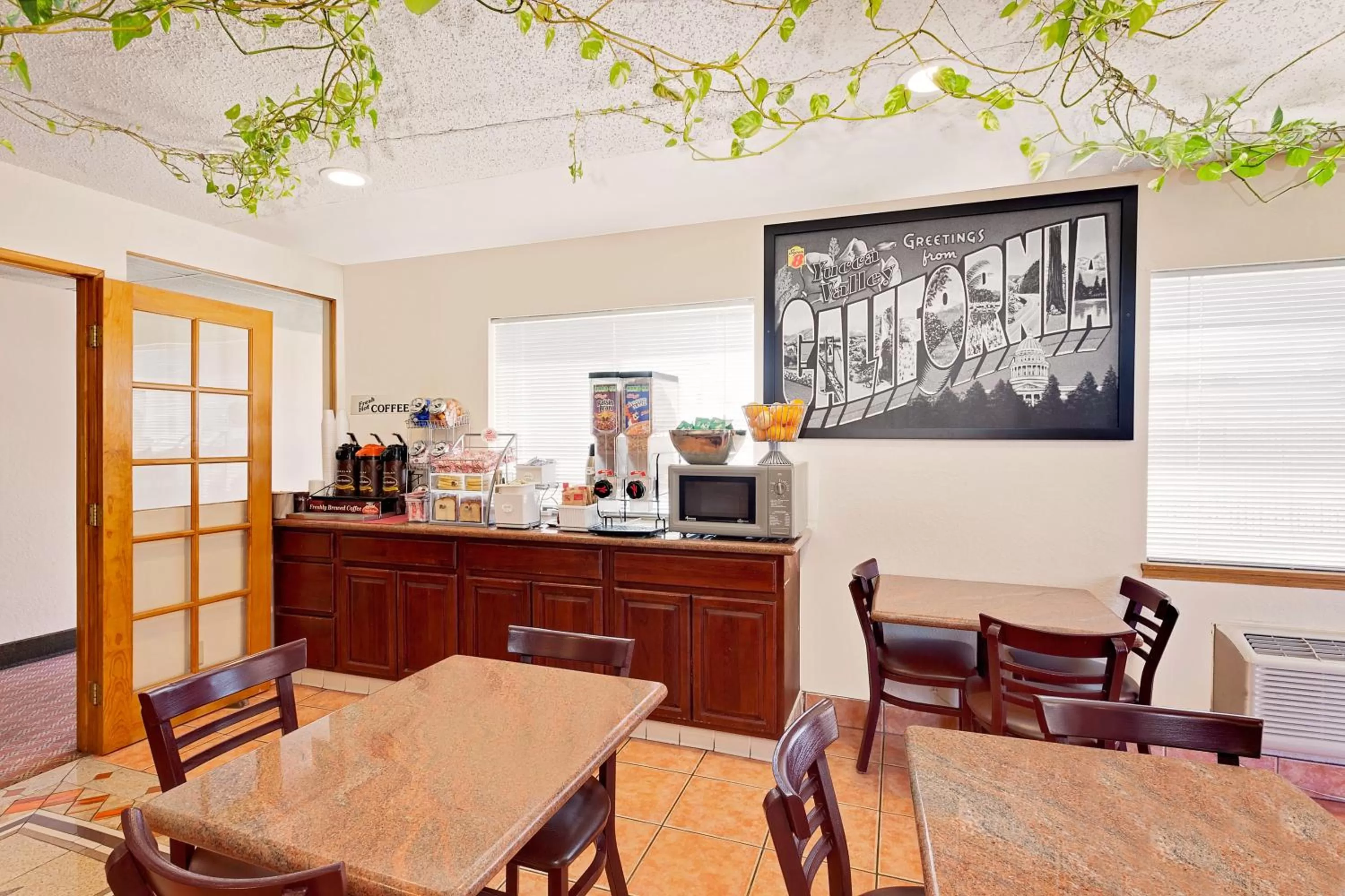 Super 8 by Wyndham Yucca Val/Joshua Tree Nat Pk Area