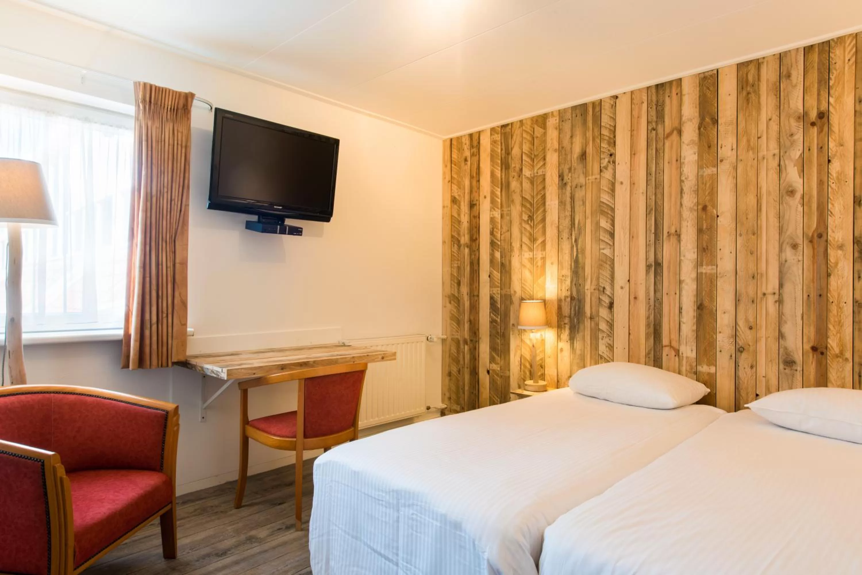 Photo of the whole room, Bed in Paping Hotel & Spa - Rest Vonck by Flow