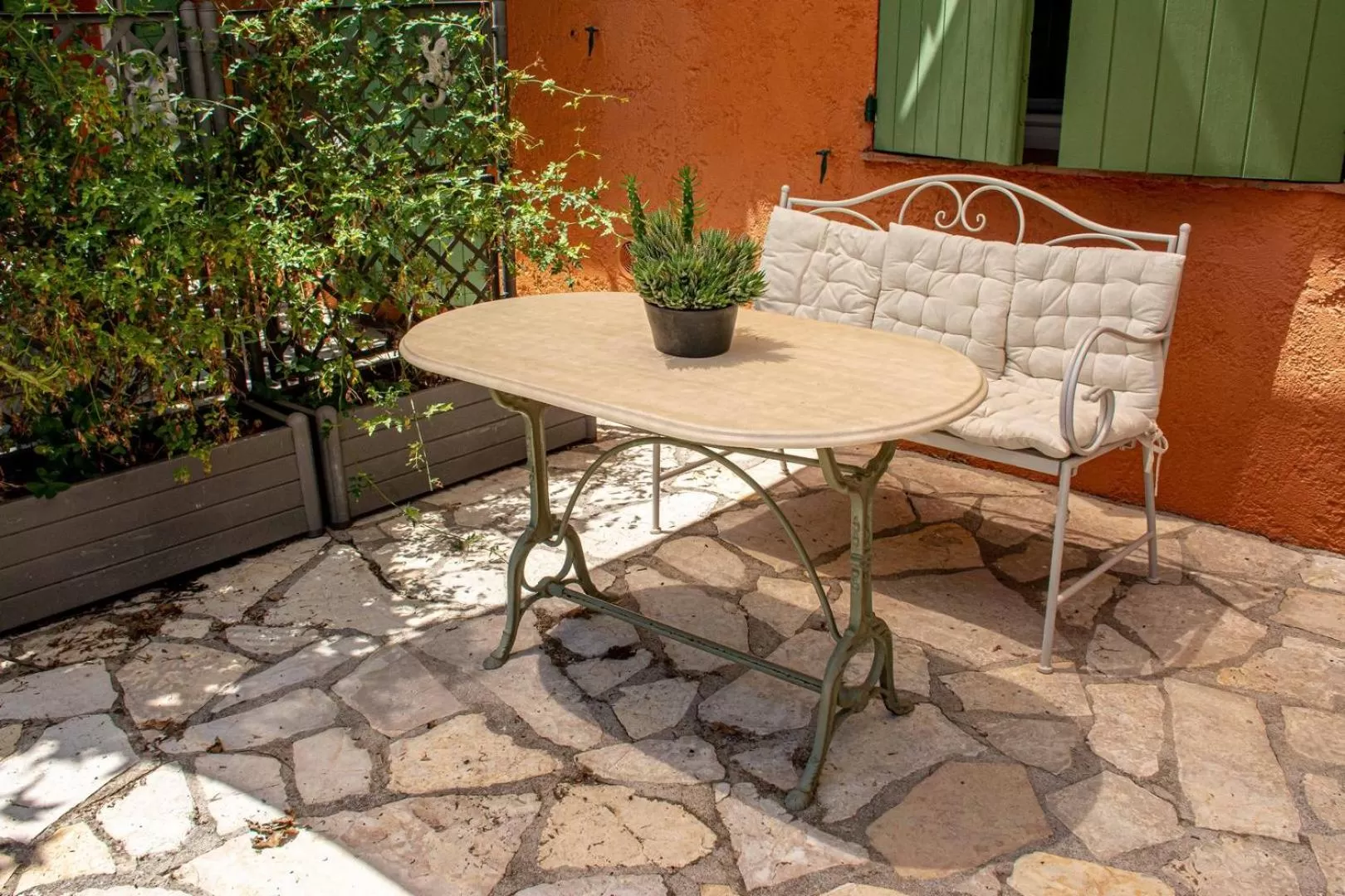 Le Clos des Oliviers 188 chemin du Hameau des Bourges 06650 Le Rouret