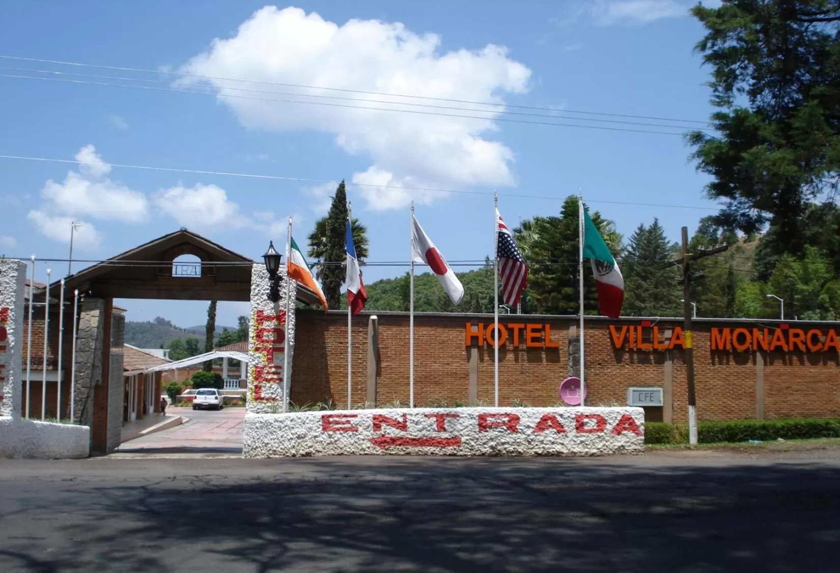 Property building in Hotel Villa Monarca Inn