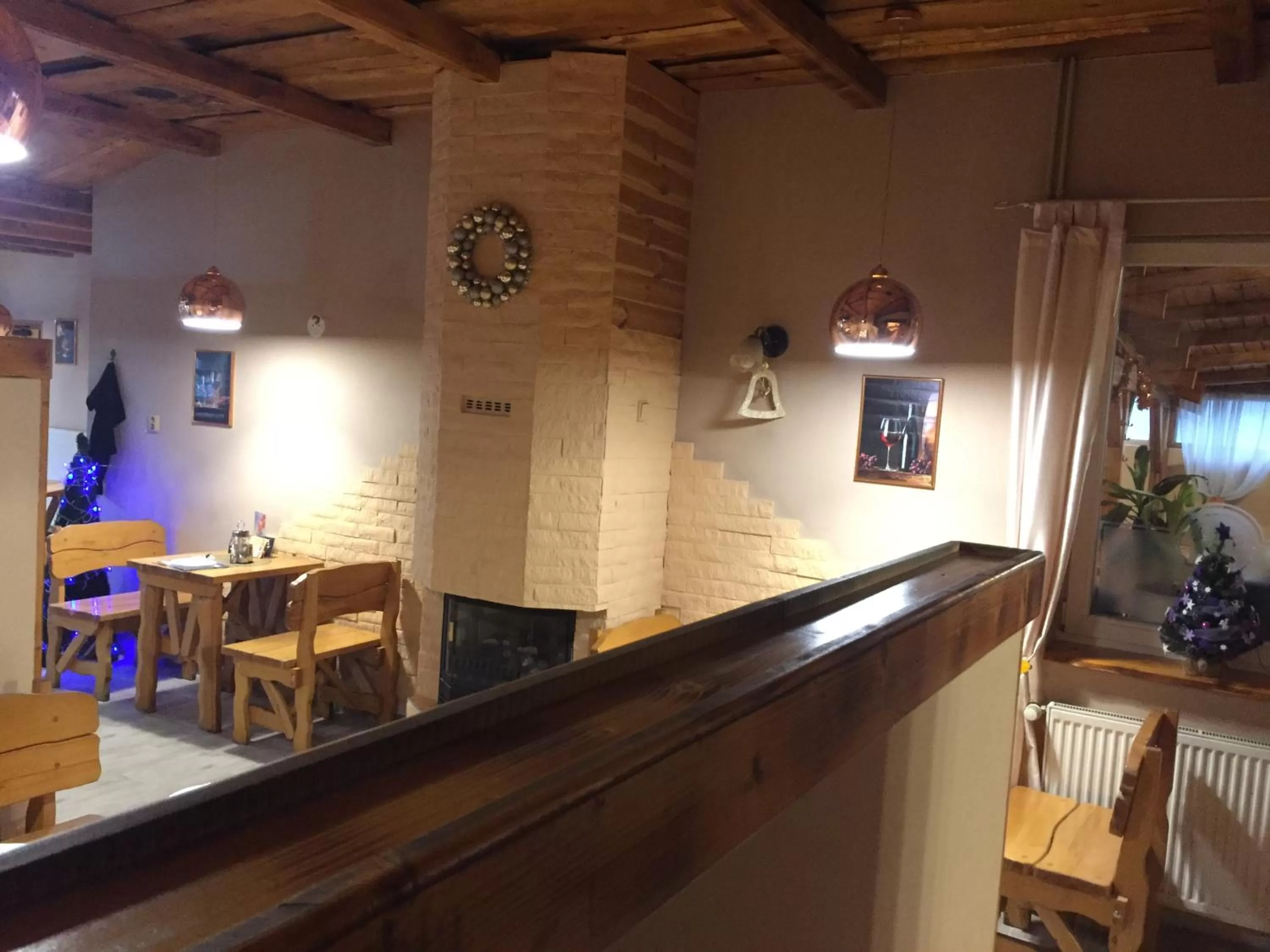 Restaurant/places to eat in Hotel Taurus