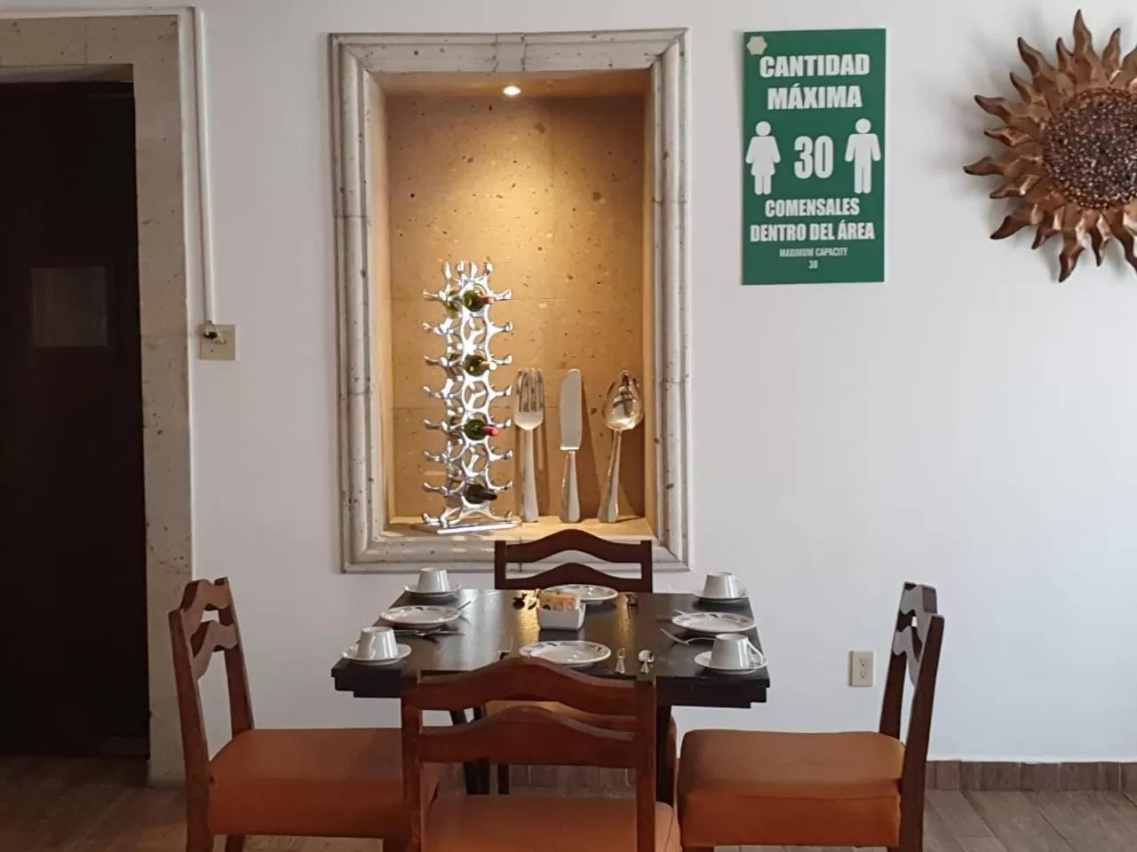 Restaurant/places to eat in Hotel La Casona 30