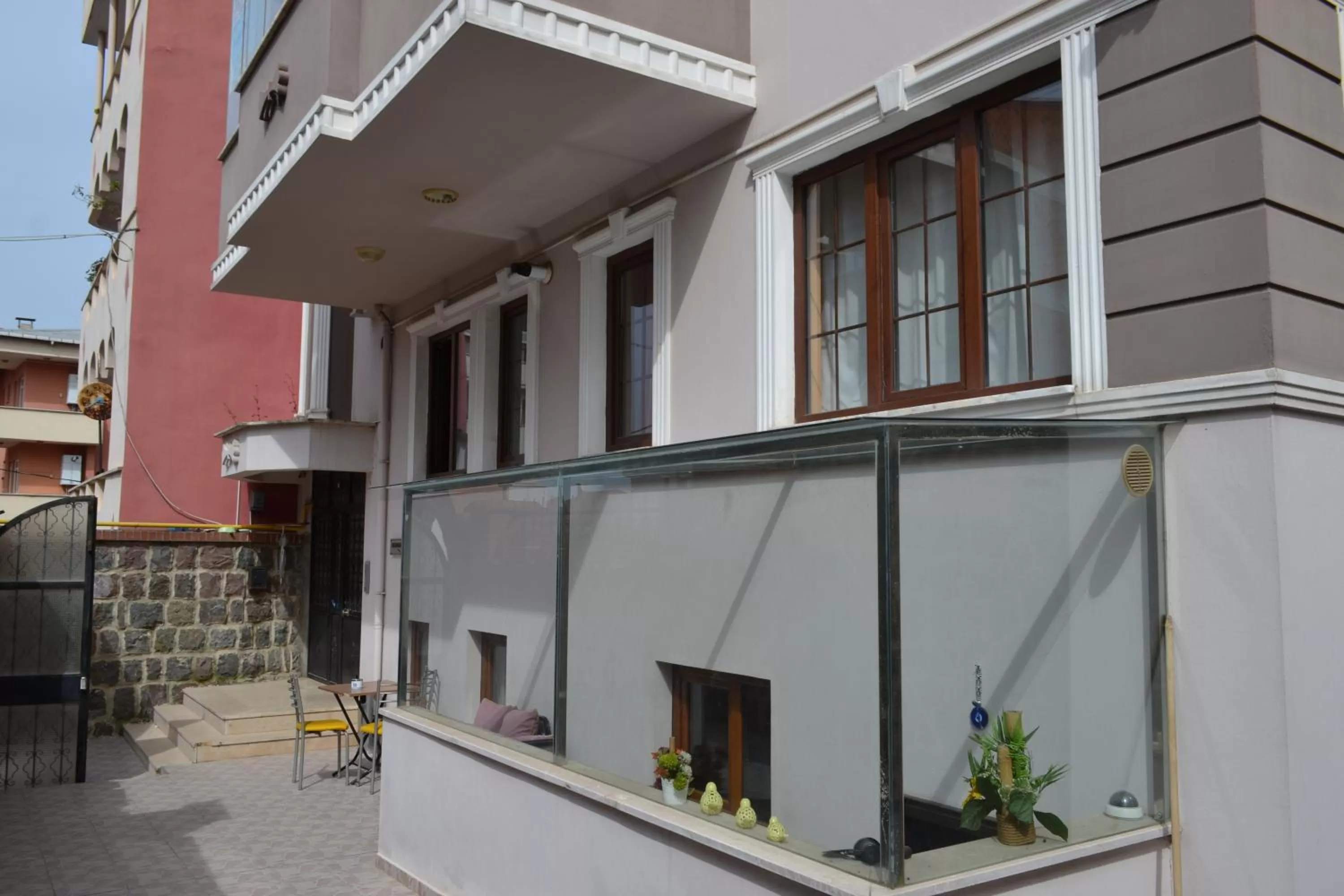 Facade/entrance, Property Building in The Twins Apartmens