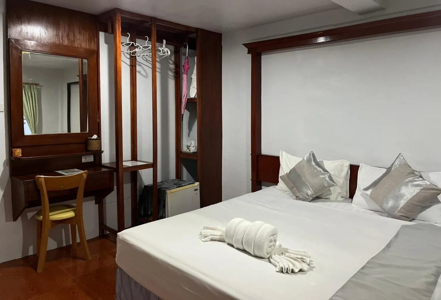 Bedroom, Bed in Lanta Nice Beach Resort - SHA Extra Plus