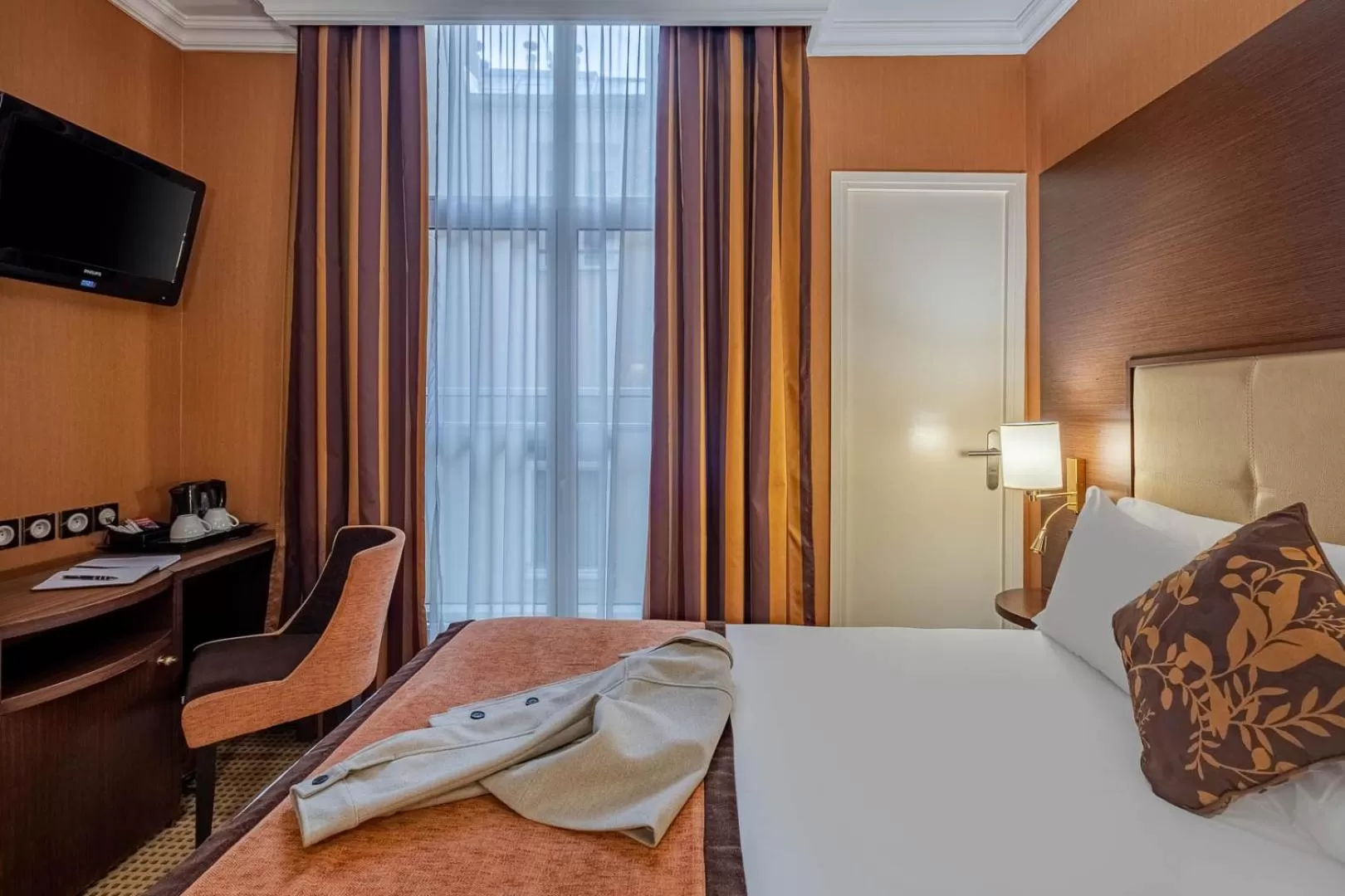 Bed in Hôtel 85 Saint Honore