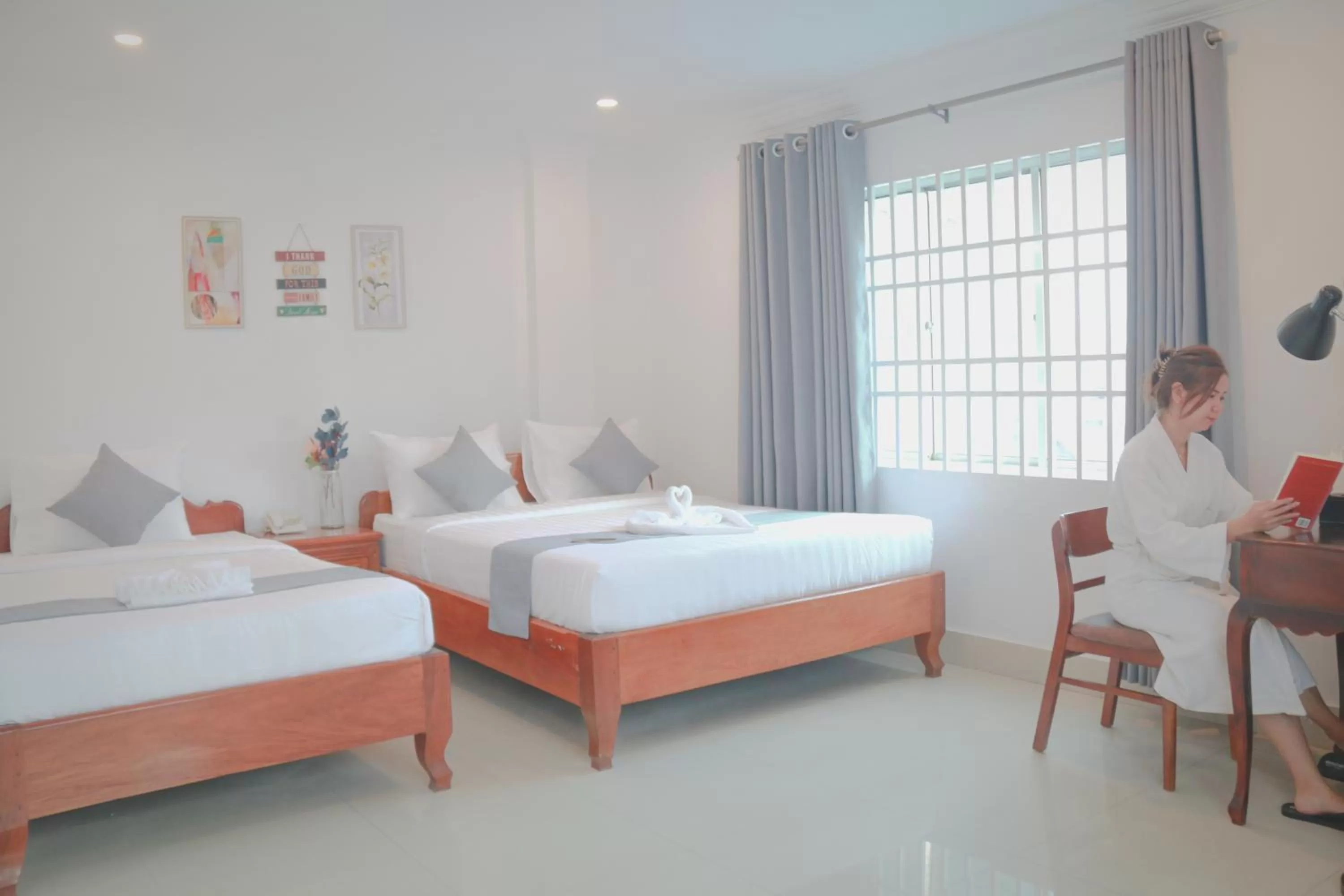 Bedroom, Bed in White Corner Hotel