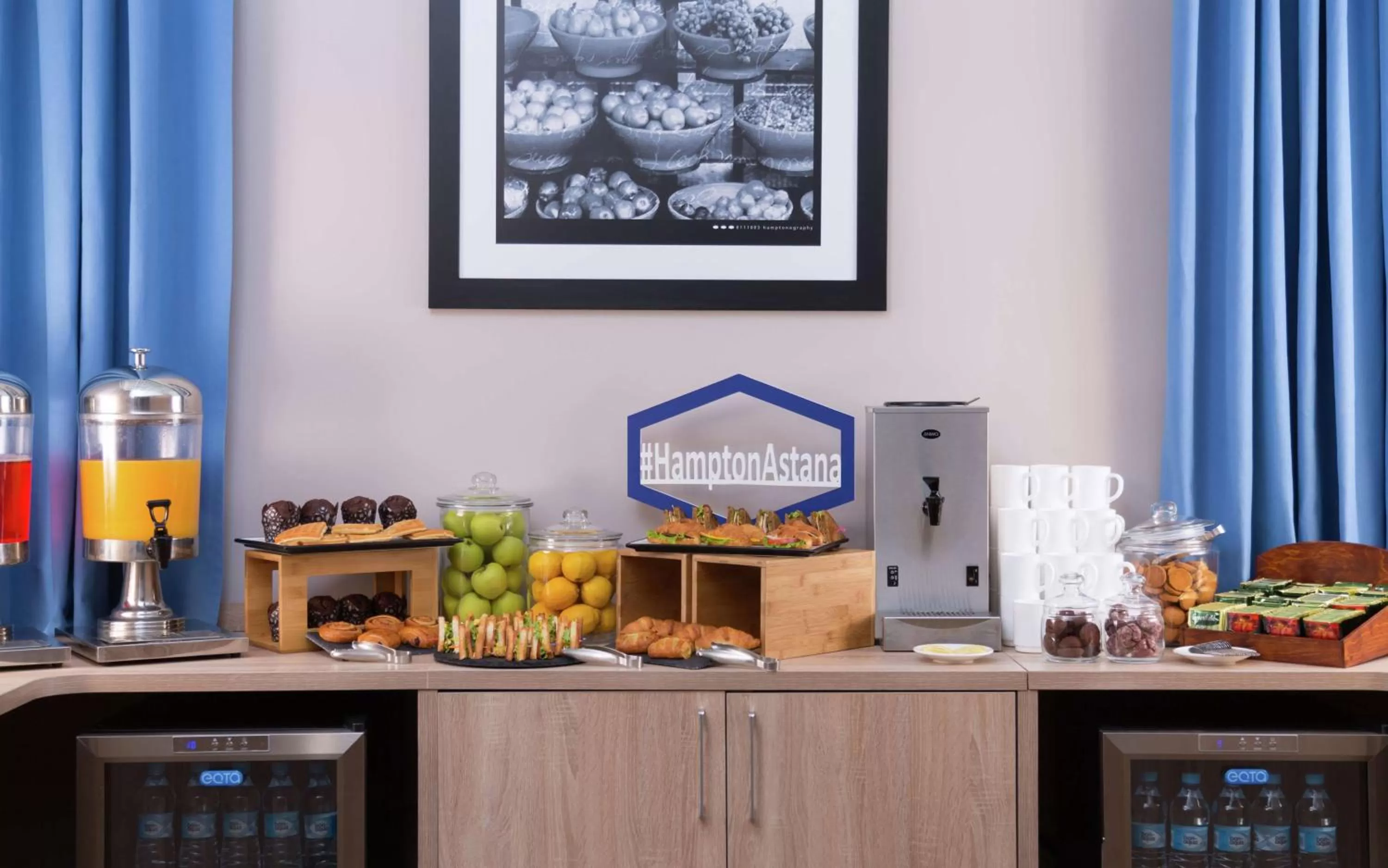 Dining area in Hampton By Hilton Astana Triumphal Arch