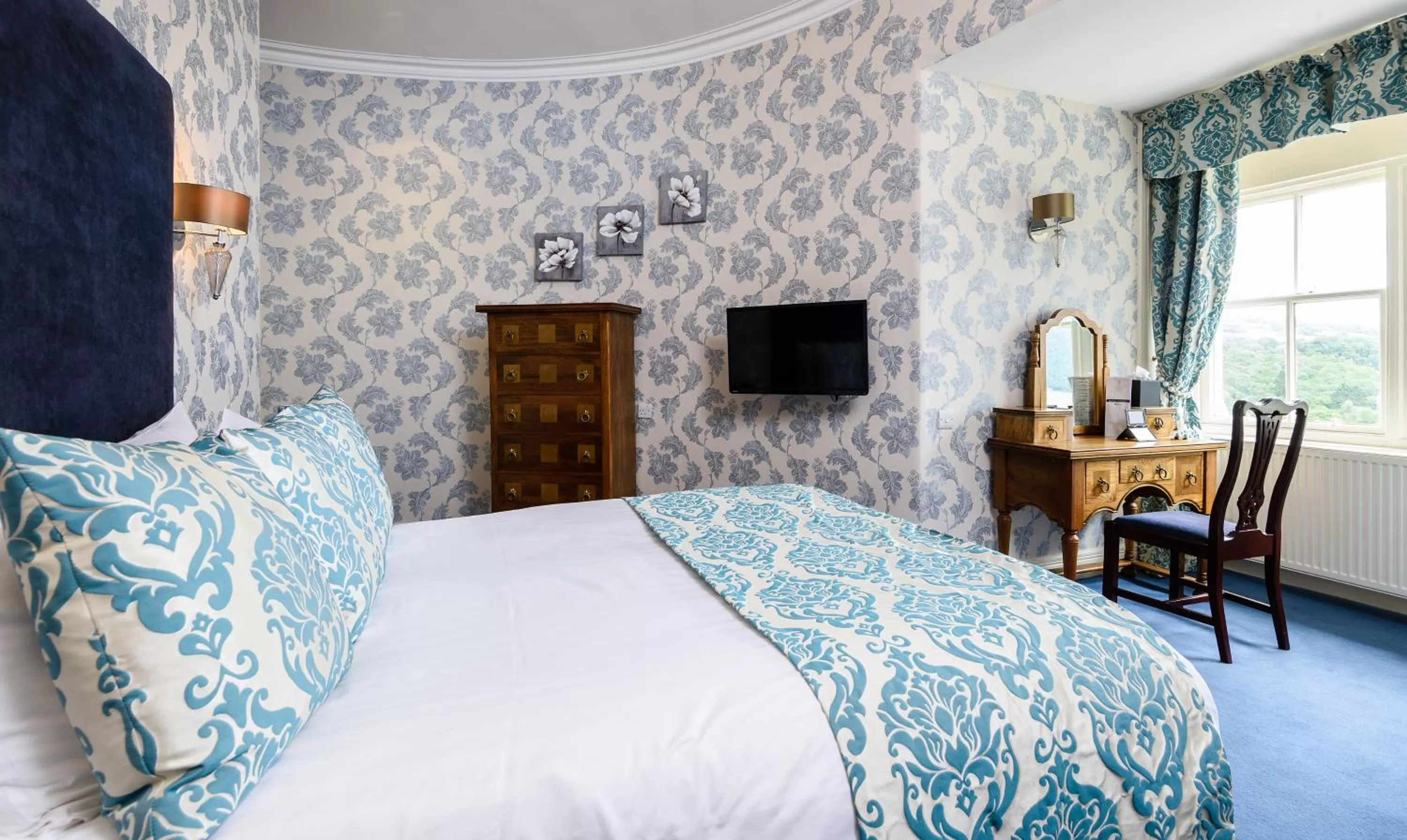 Bedroom, Bed in The Atholl Palace