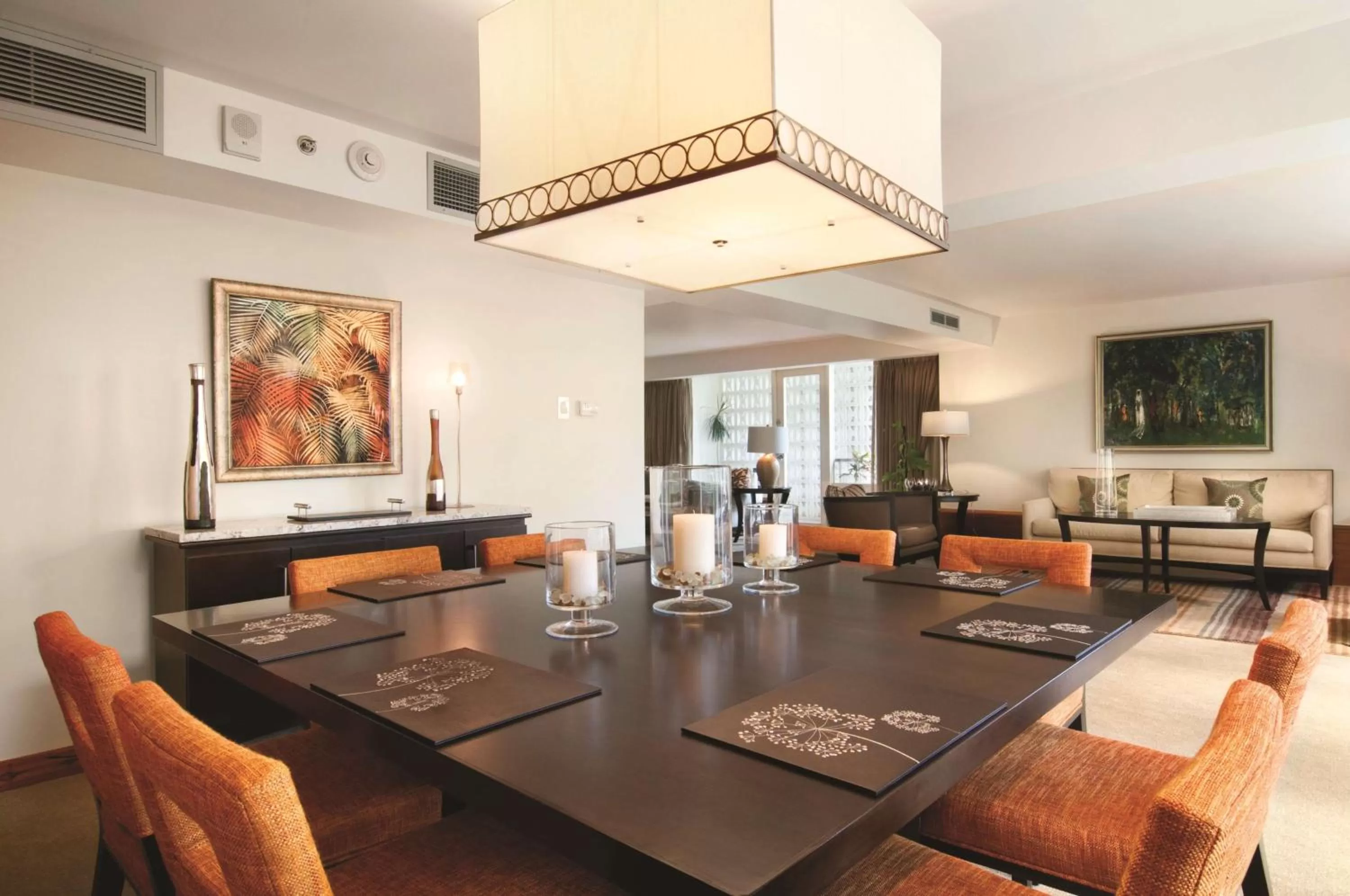 Living room in Hilton Trinidad & Conference Centre