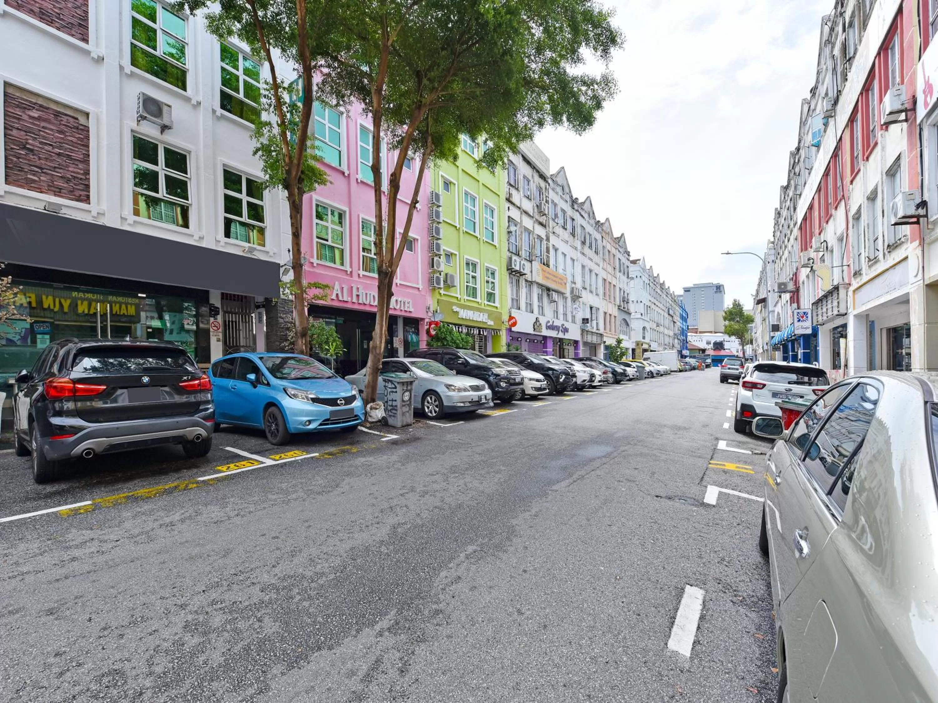 Property building, Neighborhood in OYO 90521 De Mawardah Inn