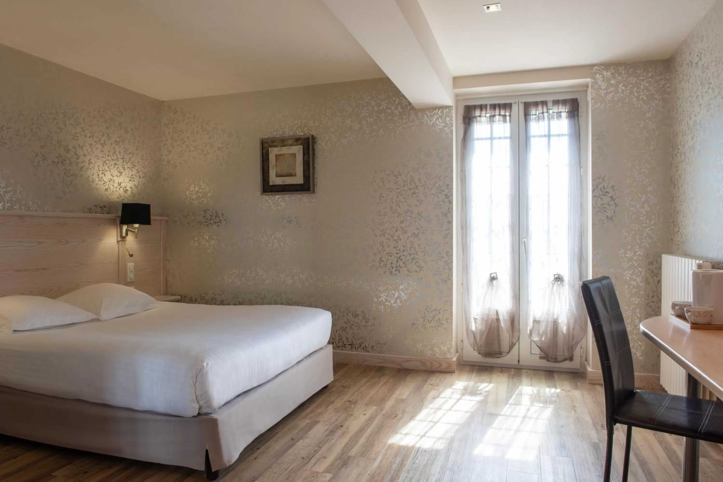 Bedroom, Bed in Domaine du Limonay, The Originals Collection