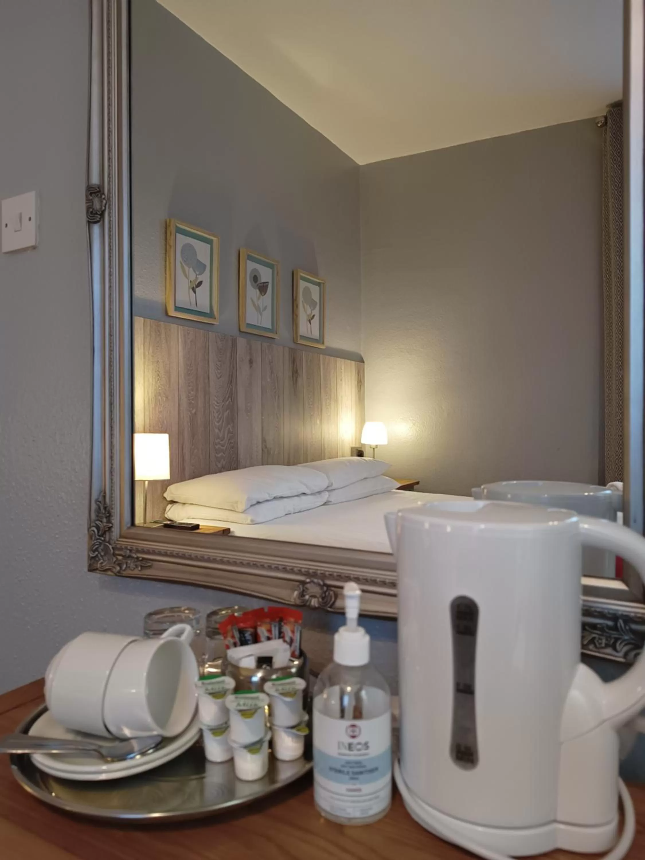 Coffee/tea facilities in Westgate Hotel