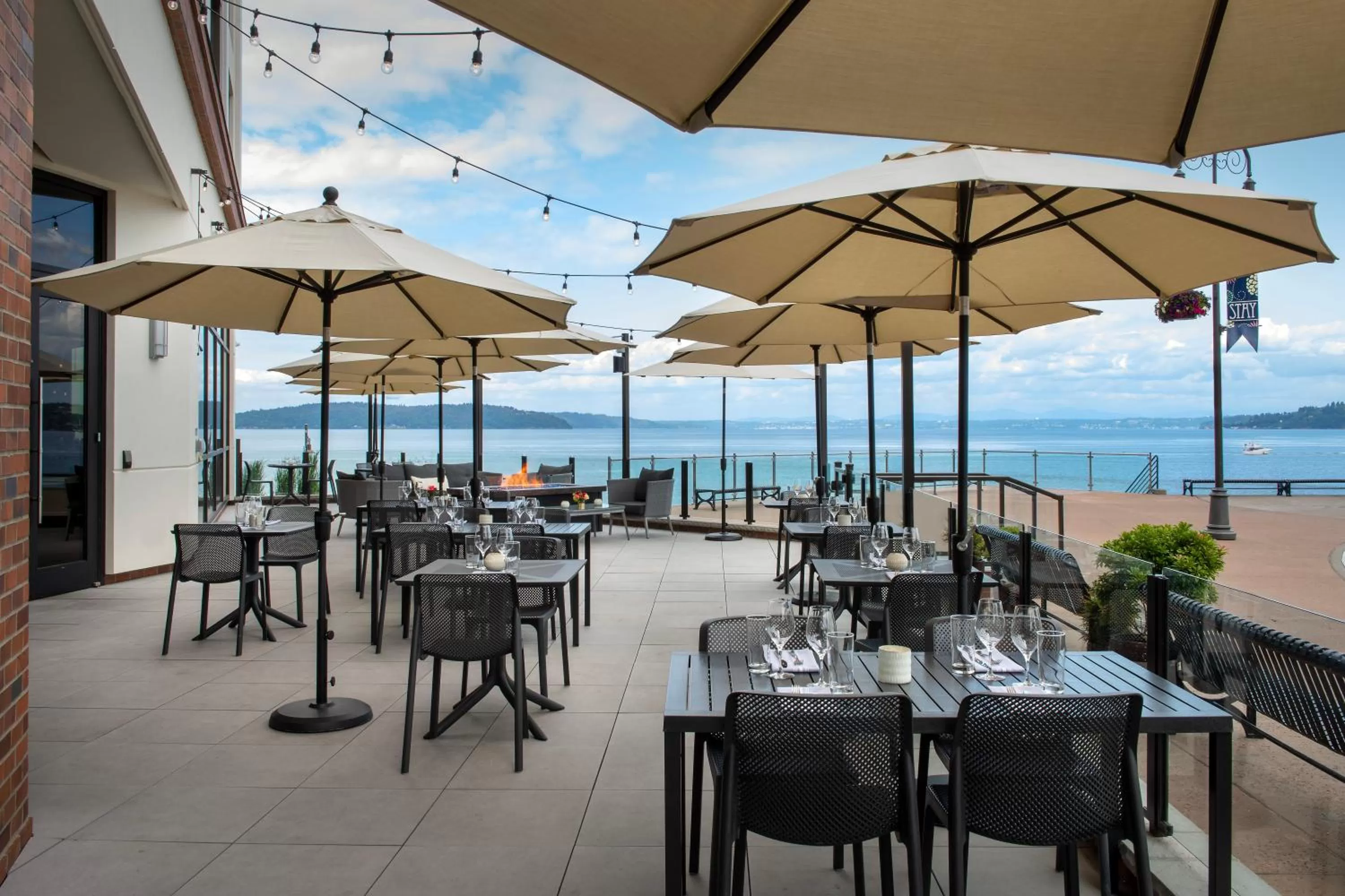 Patio, Restaurant/Places to Eat in Silver Cloud Hotel Tacoma at Point Ruston Waterfront