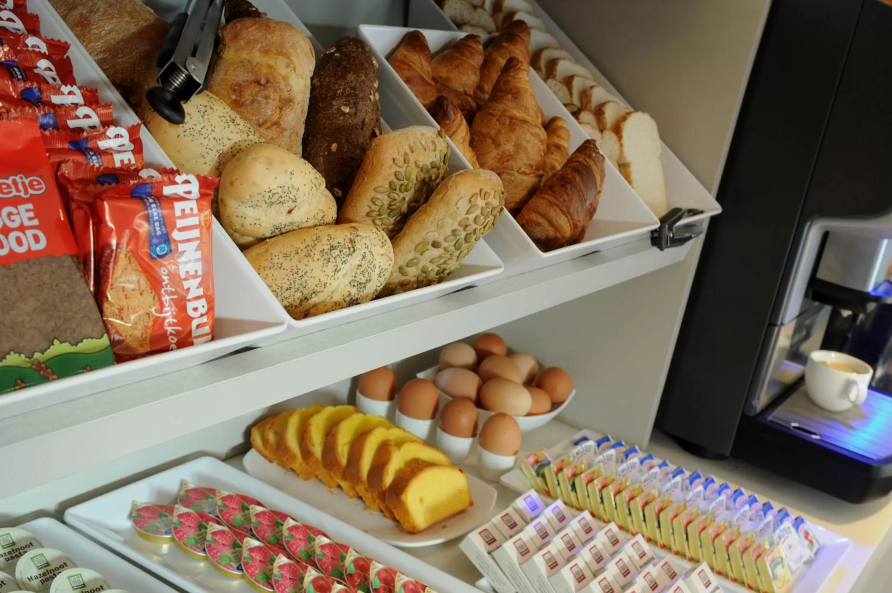 Food and drinks in Blue Mansion Hotel