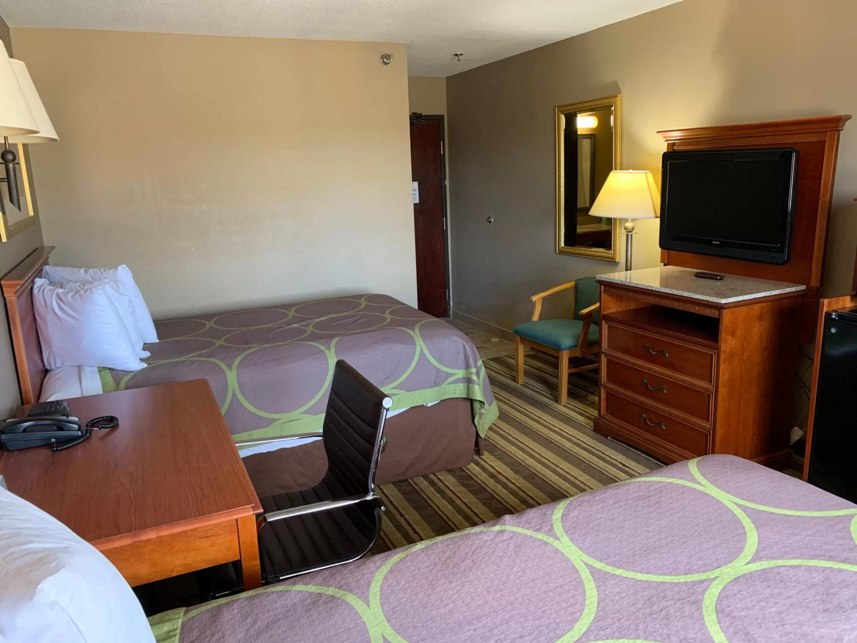 Photo of the whole room in Super 8 by Wyndham Tilton/Lake Winnipesaukee