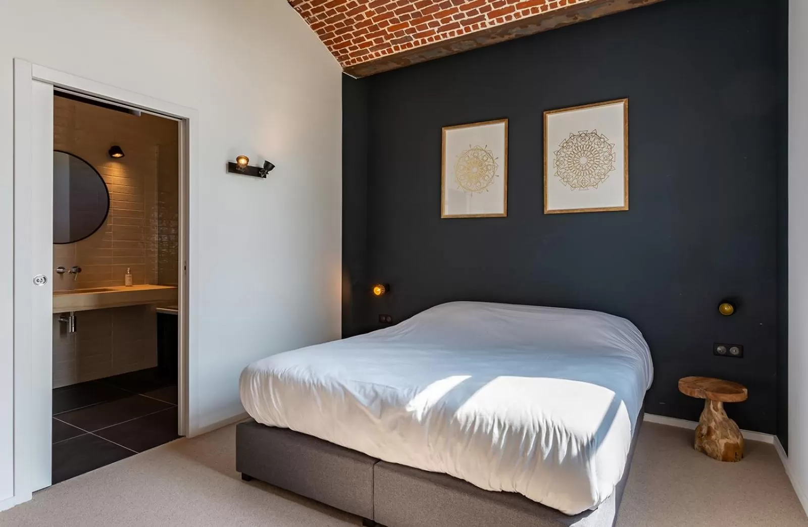 Bed in HARAS DE BARRY