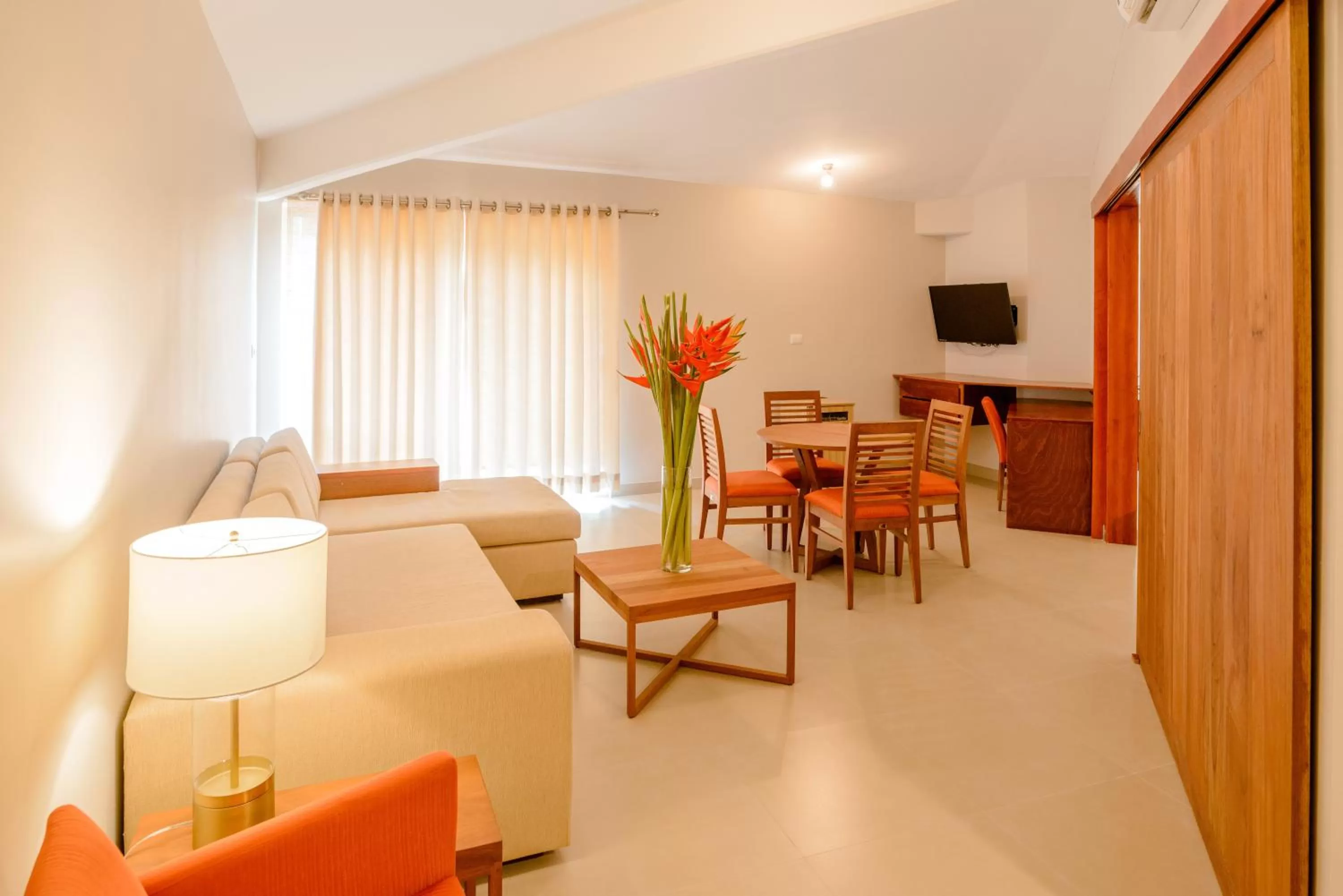 Lounge or bar in Hotel Loma Real