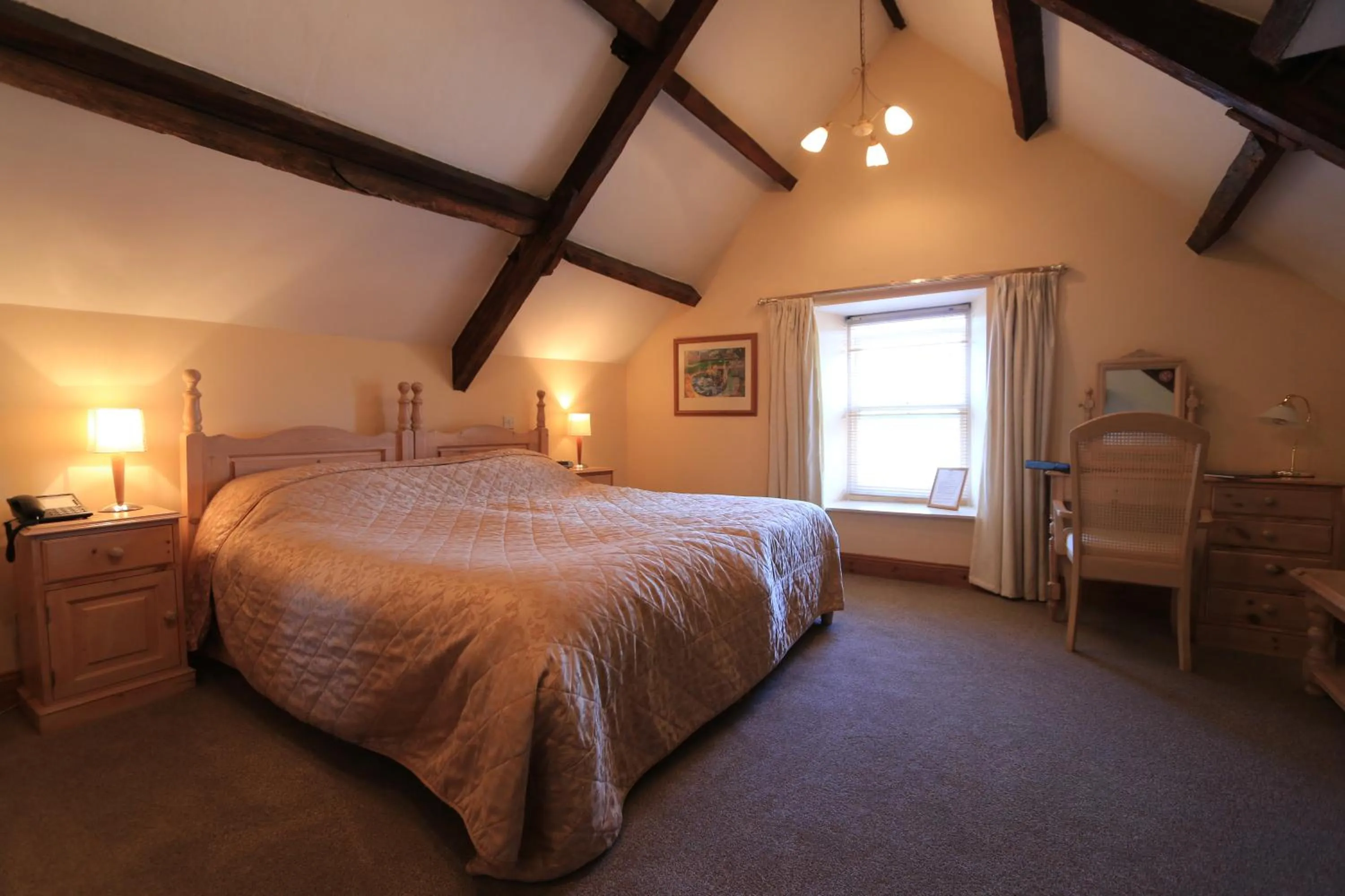 Day, Bed in Centre Of Britain Hotel