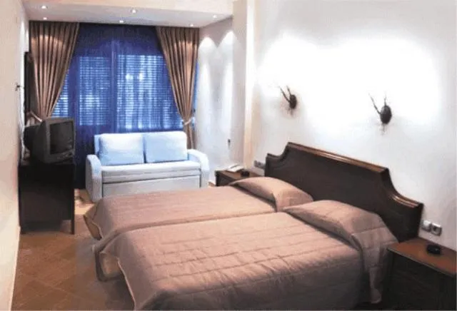 Photo of the whole room in Filippos