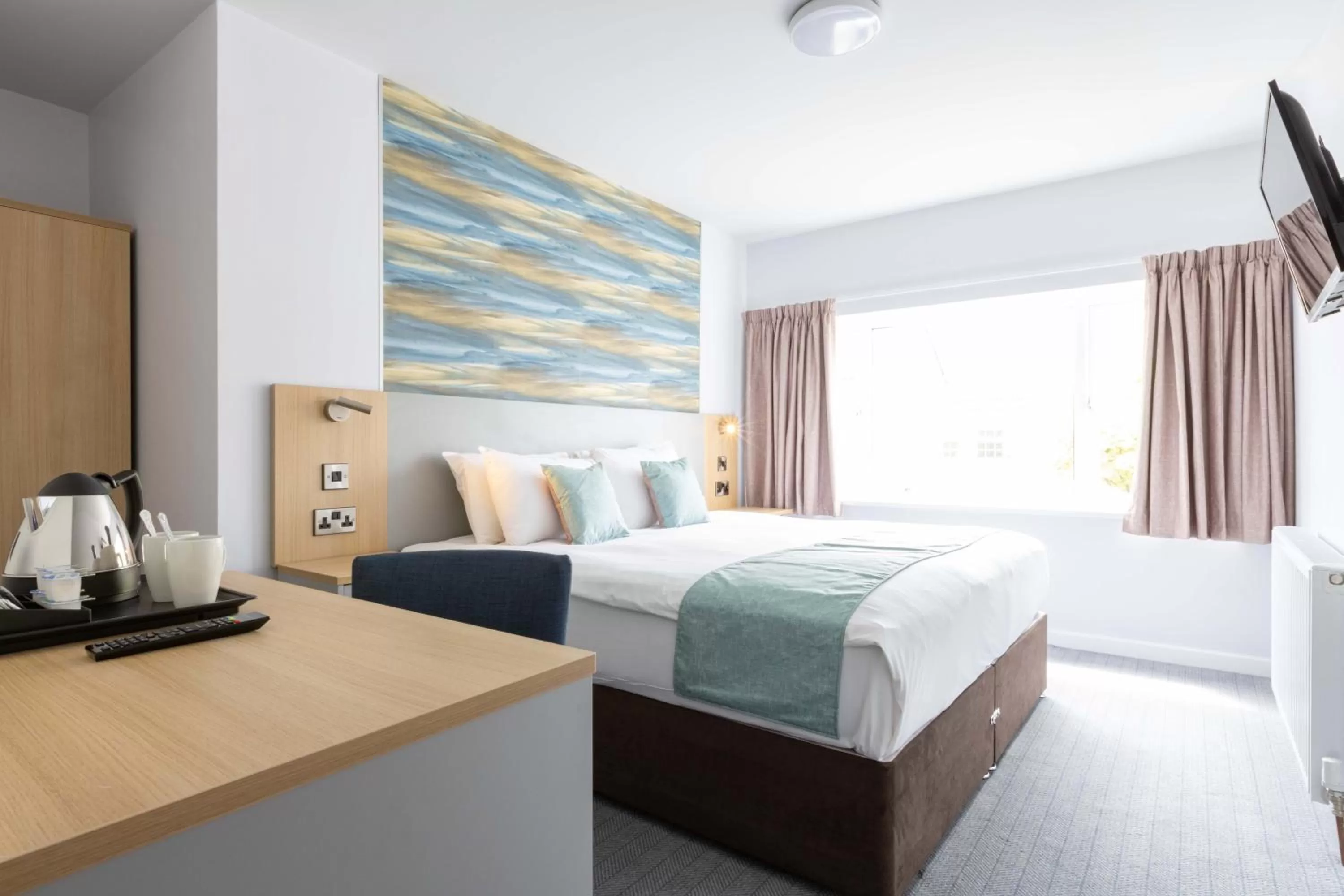 Photo of the whole room, Bed in The Marine Hotel