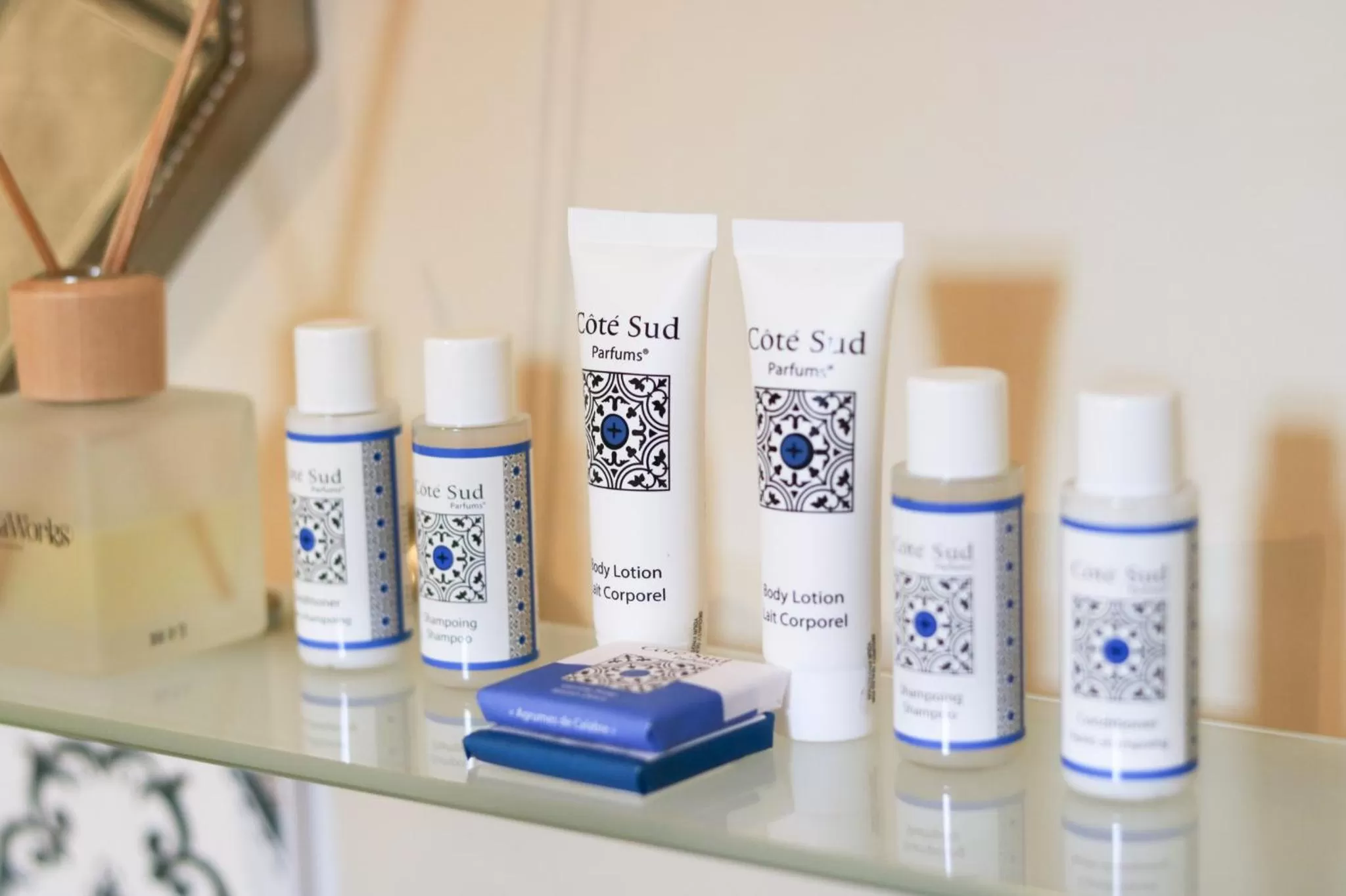 Decorative detail in Fleur de Lys Bampton