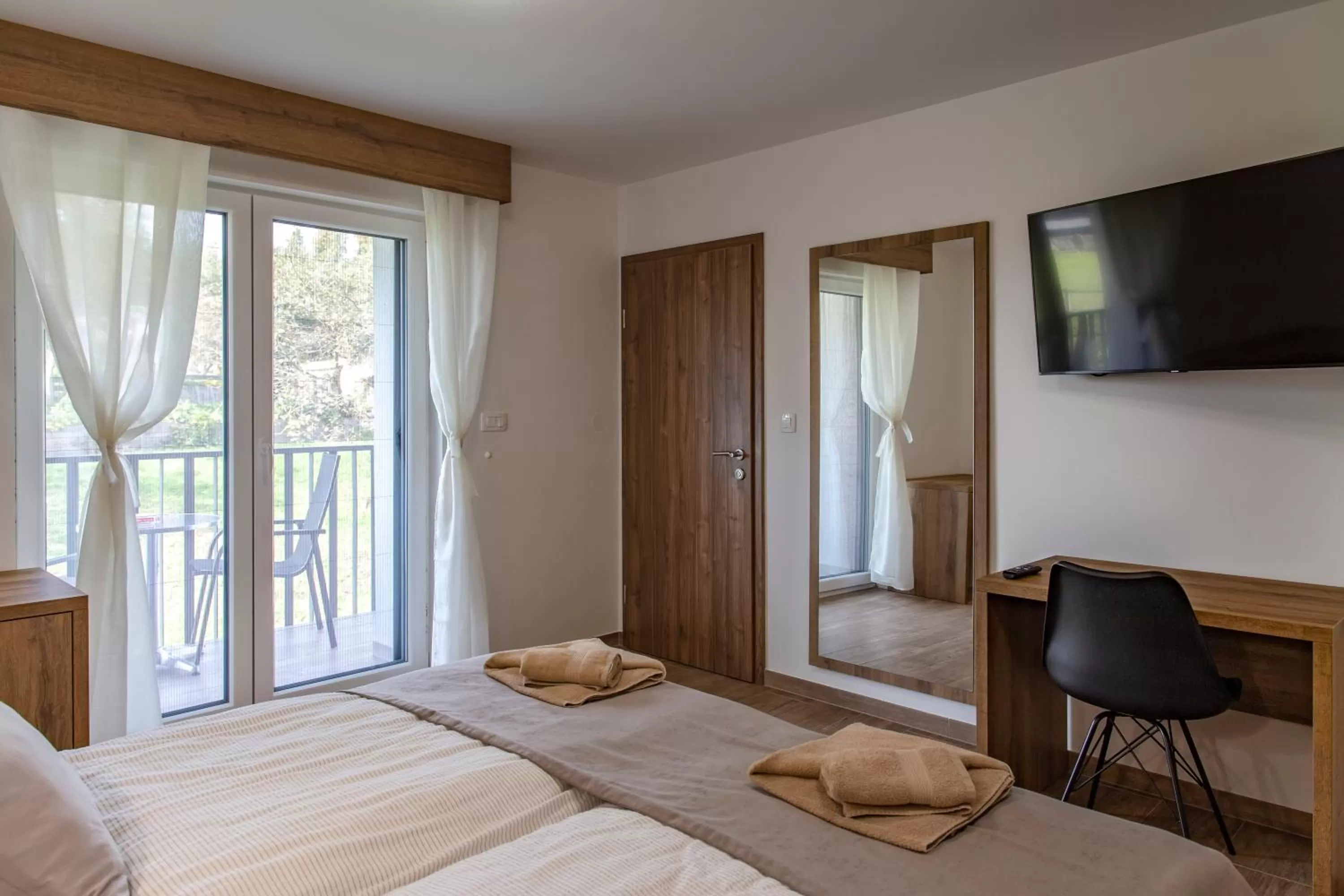 Property building, Bed in Vila Marin Miler