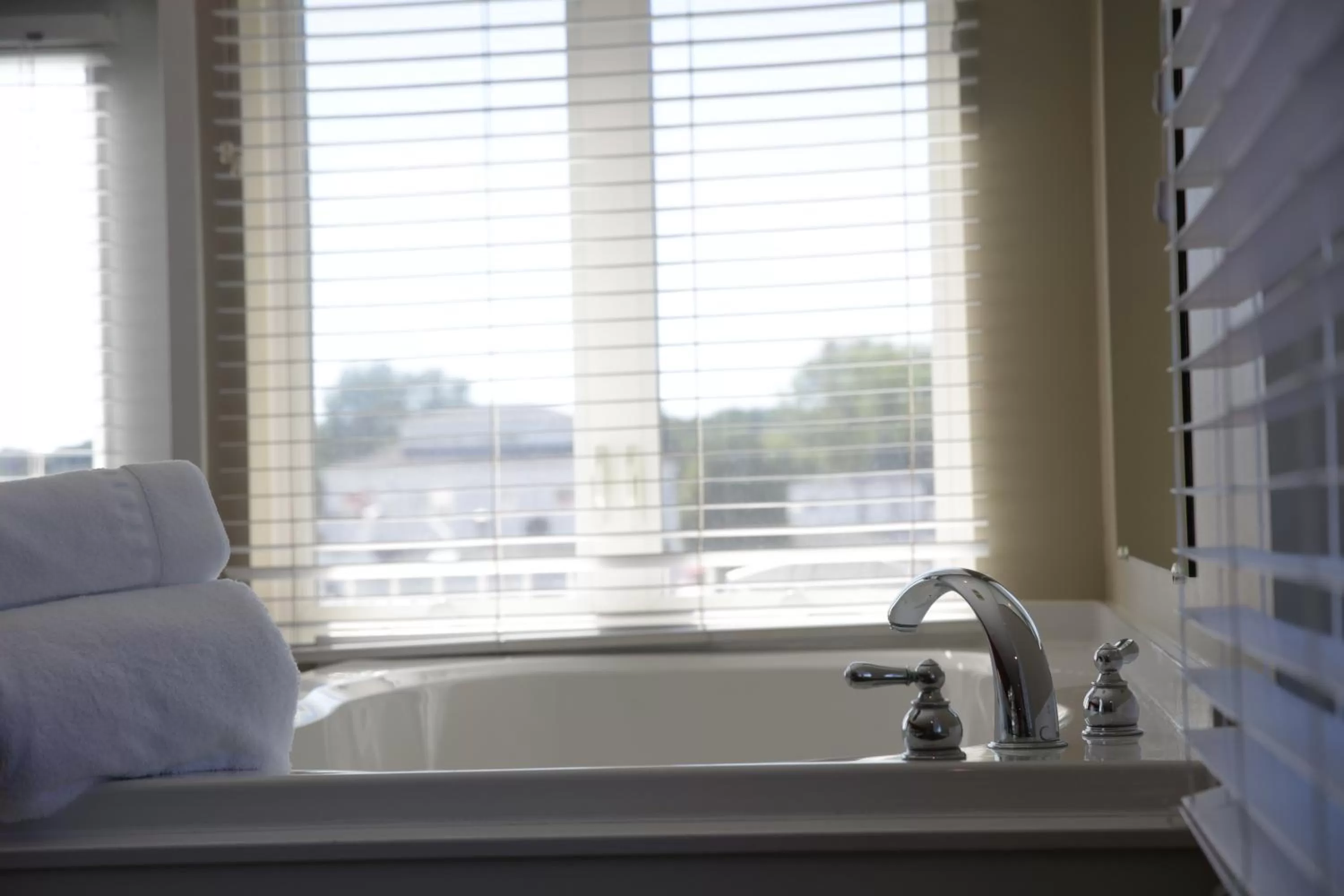 Lake view in Weathervane Inn