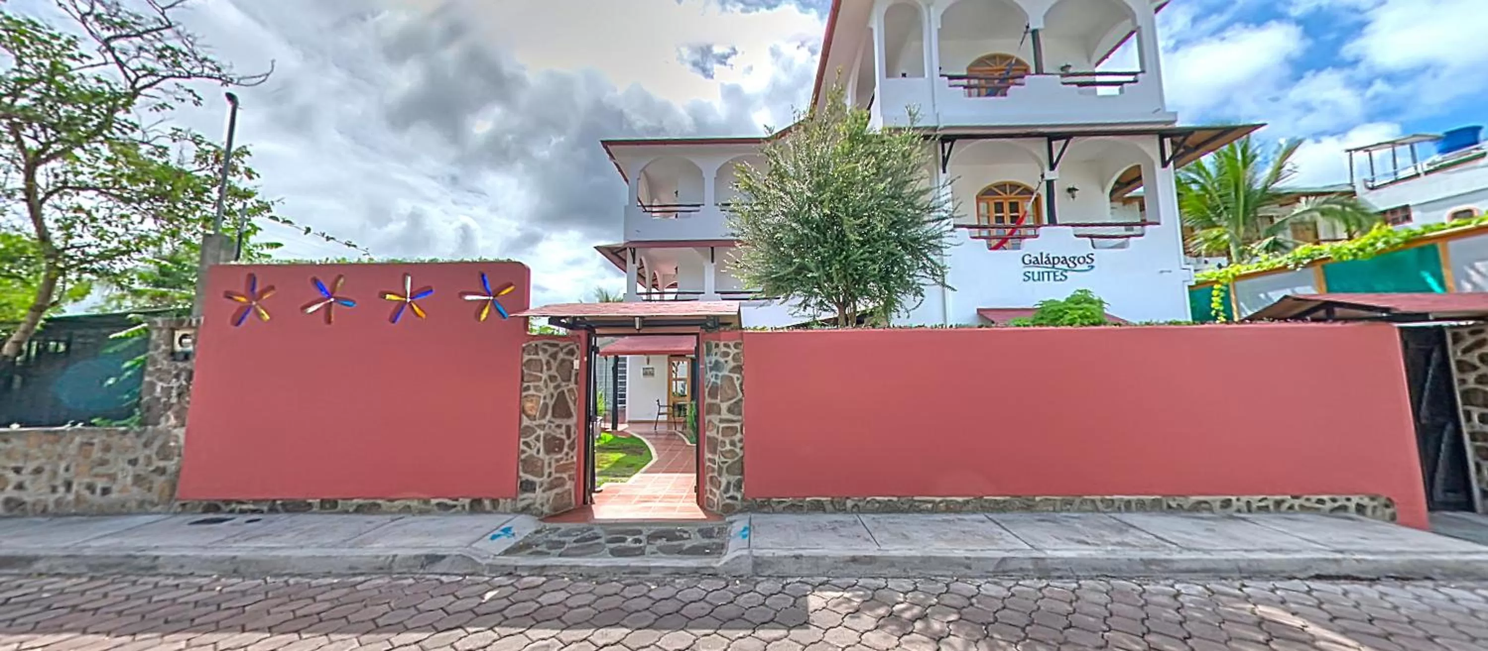Property Building in Hotel Galapagos Suites B&B