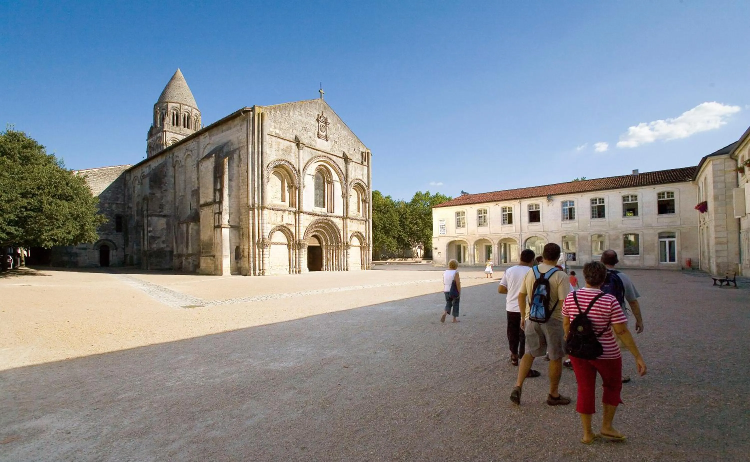 Nearby landmark in The Originals City, Hôtel des Arènes, Saintes