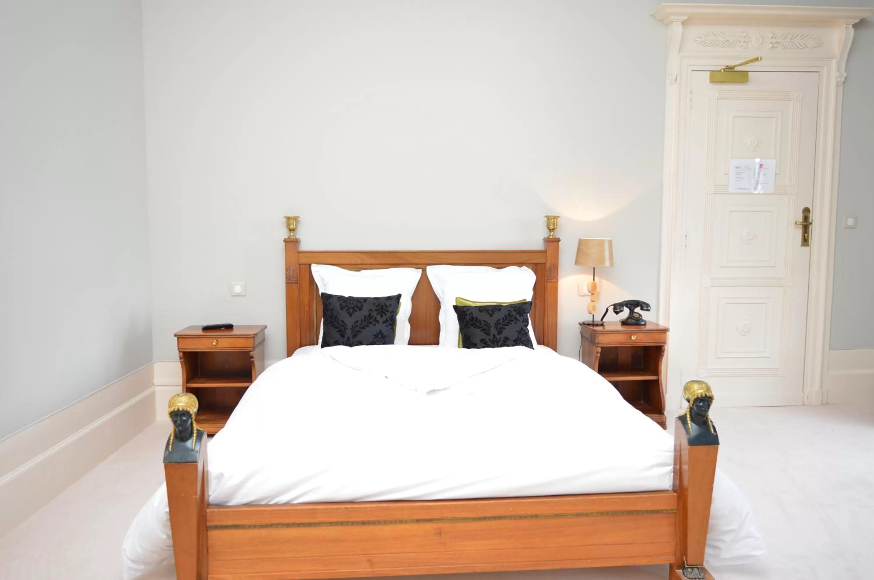 Photo of the whole room, Bed in Logis Hotels - Château Saint Marcel