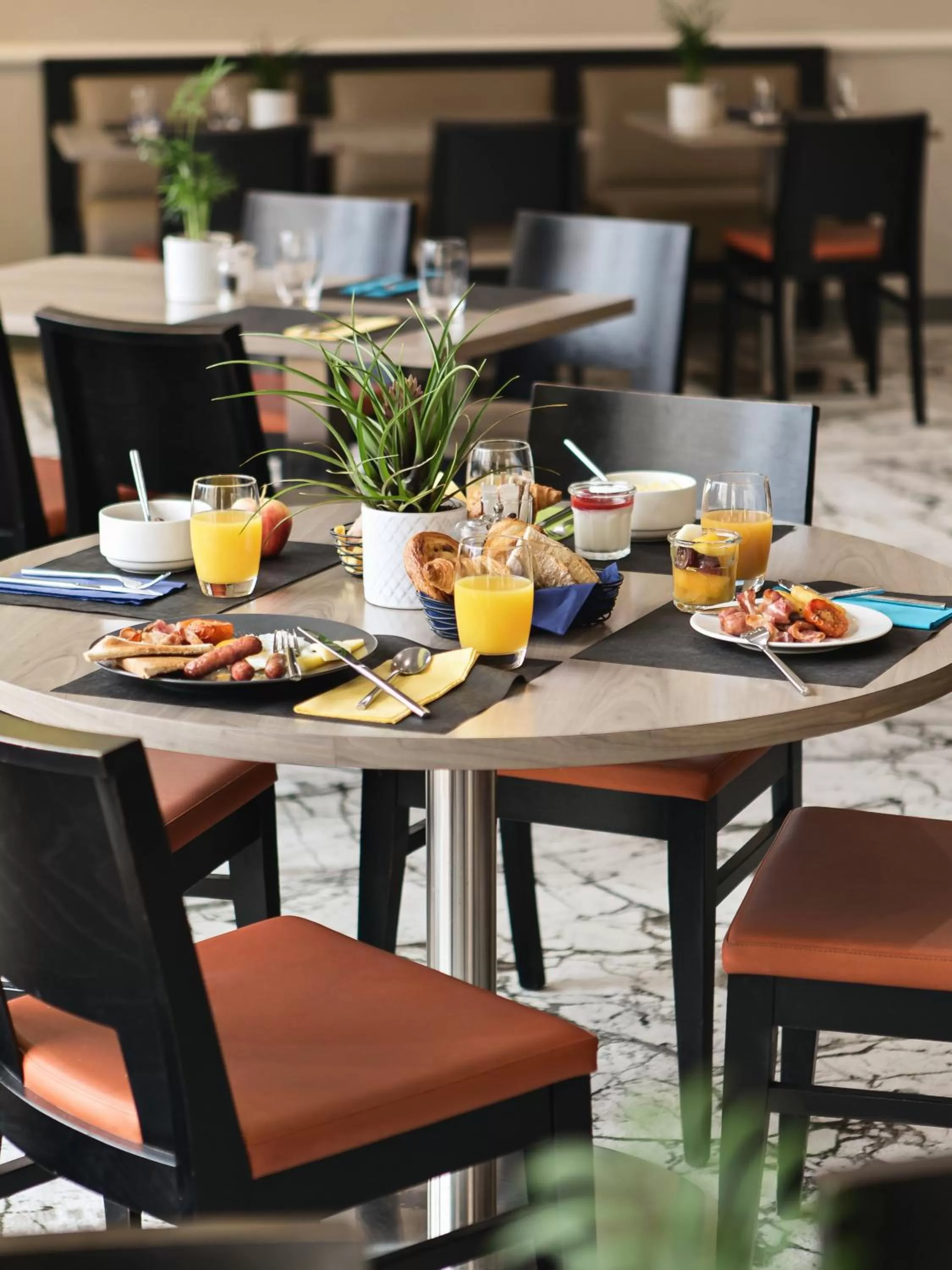 Breakfast in Holiday Inn Toulon City Centre by IHG