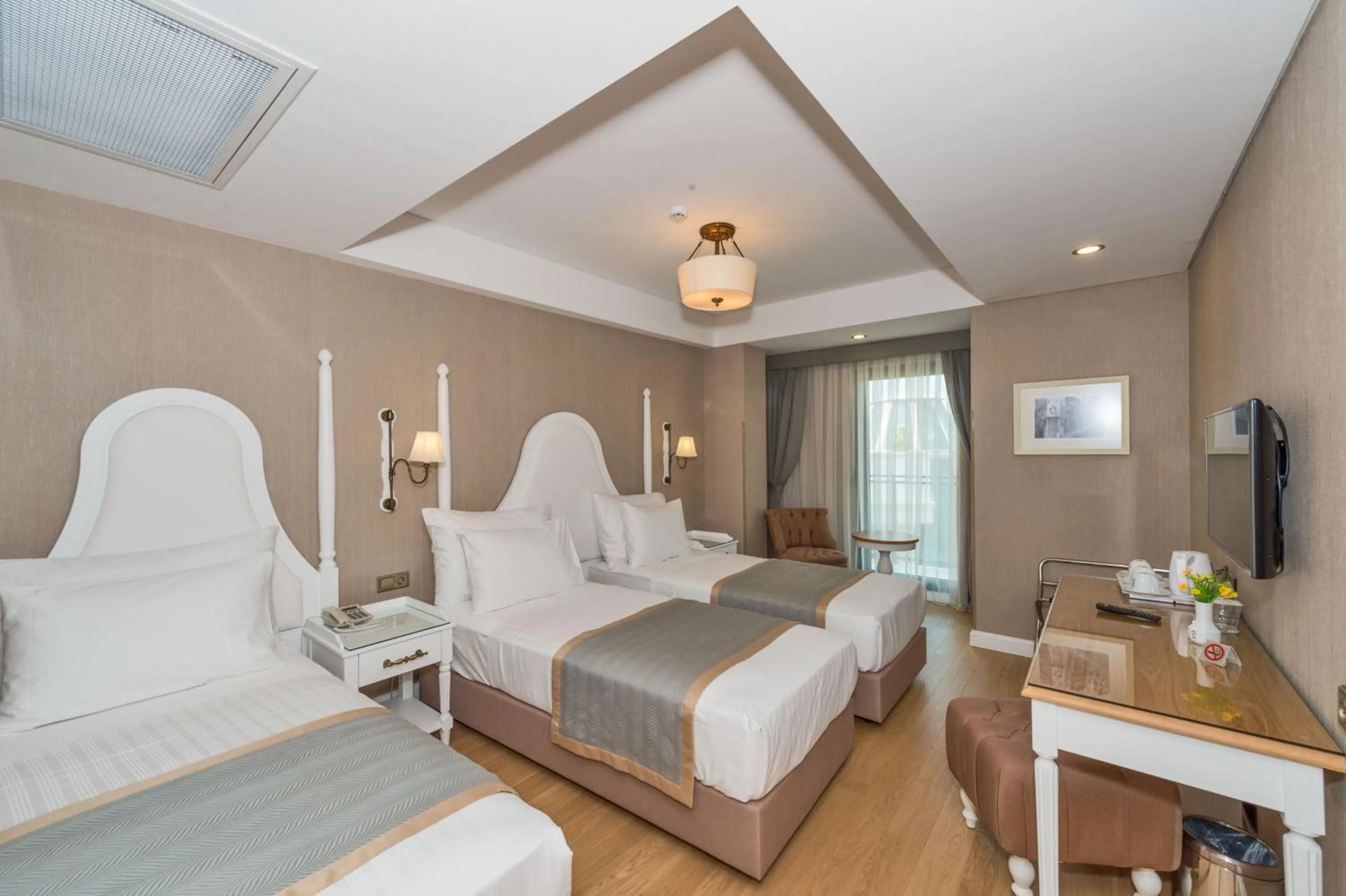 Photo of the whole room, Bed in Hanna Hotel