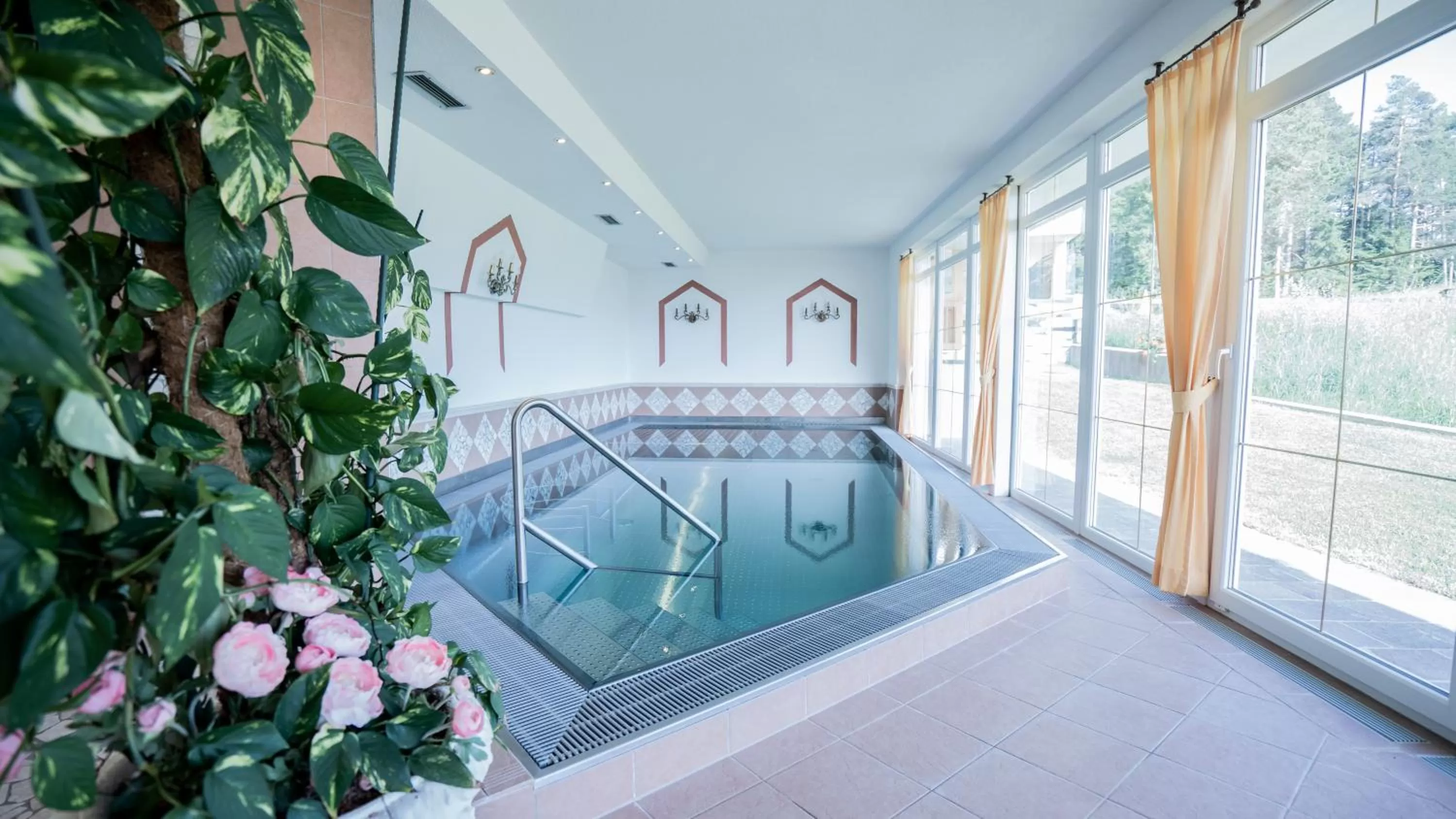 Pool view in Vitalhotel Kaiserhof