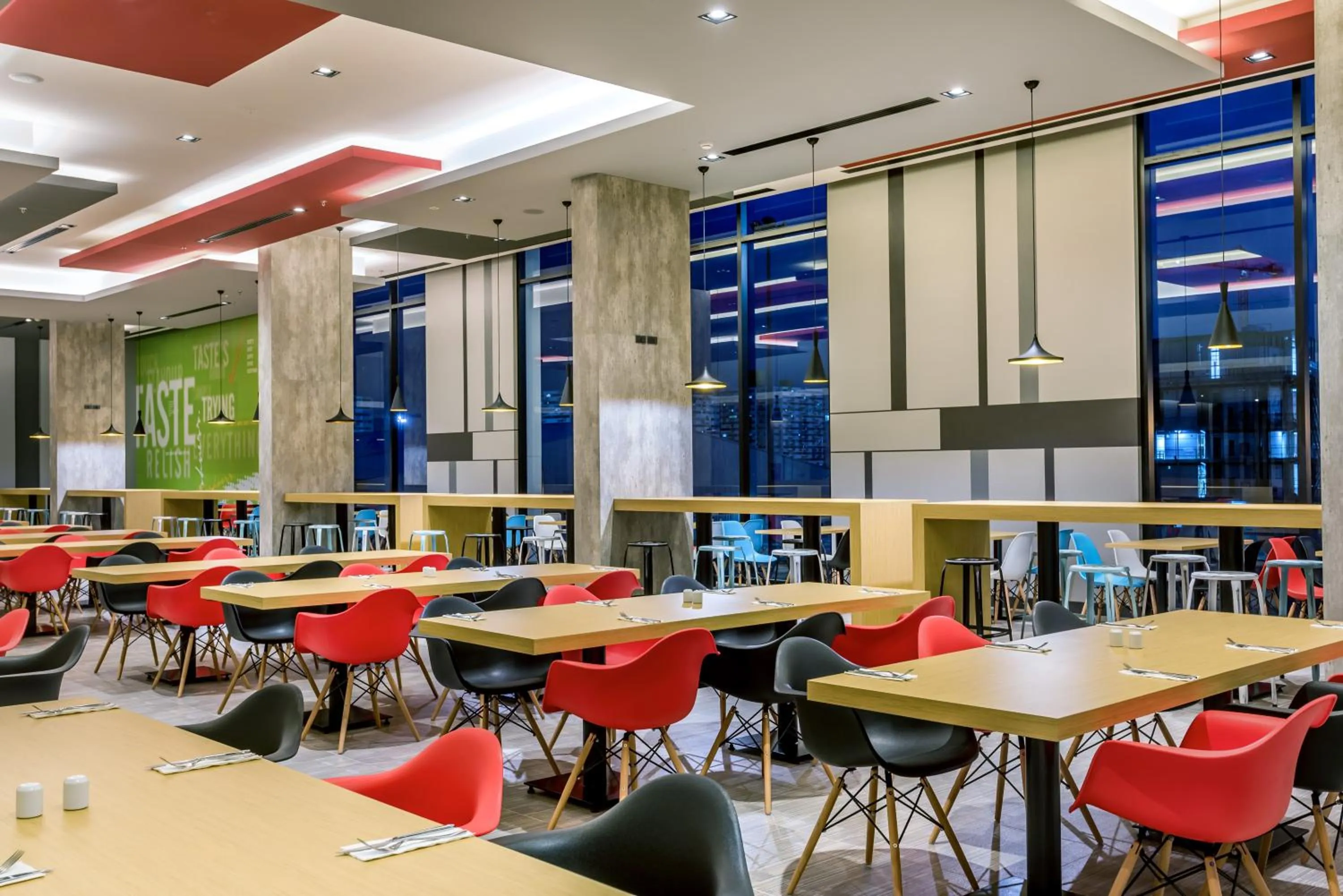 Restaurant/places to eat in ibis Bangkok IMPACT