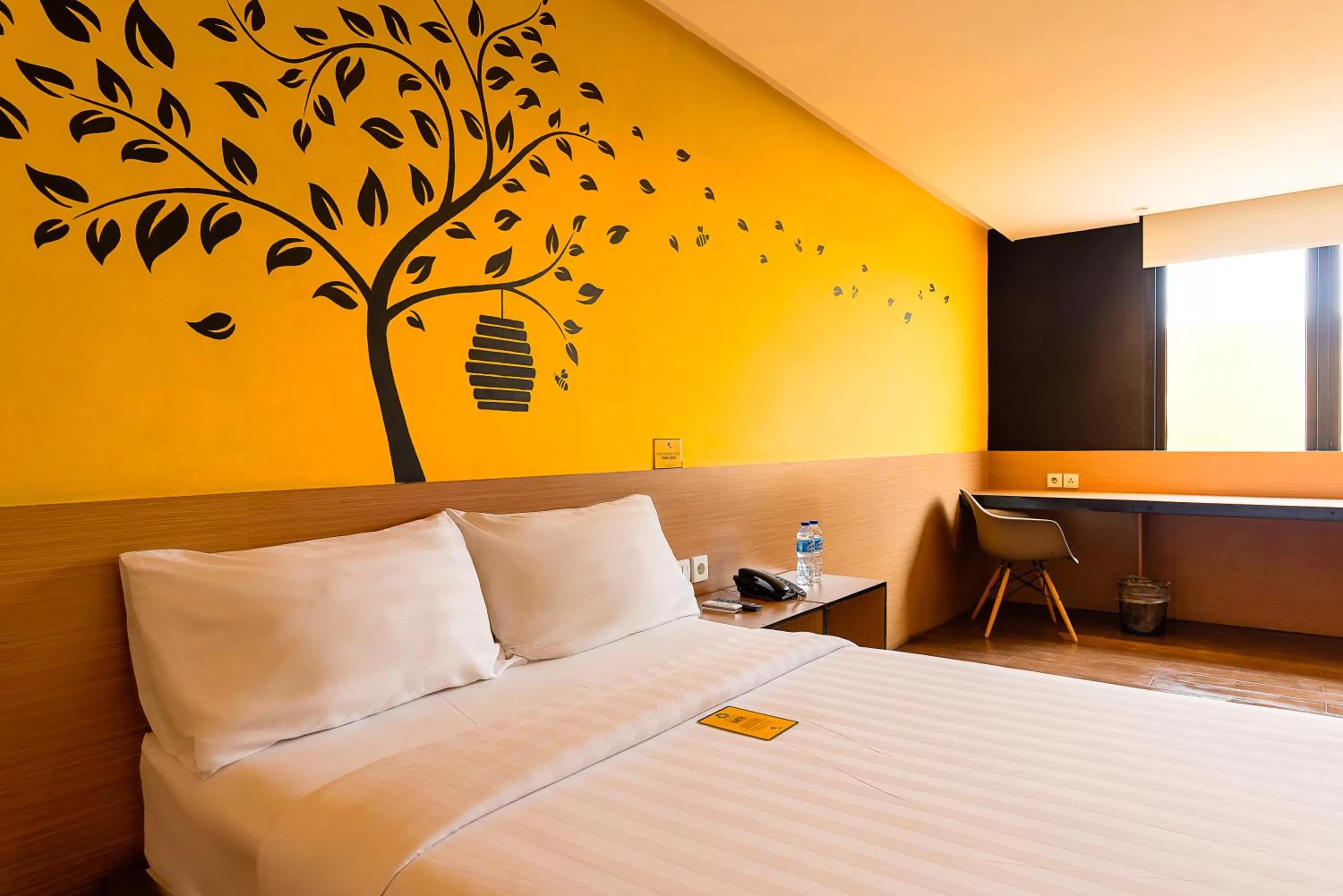 Bed in Yellow Bee Tangerang
