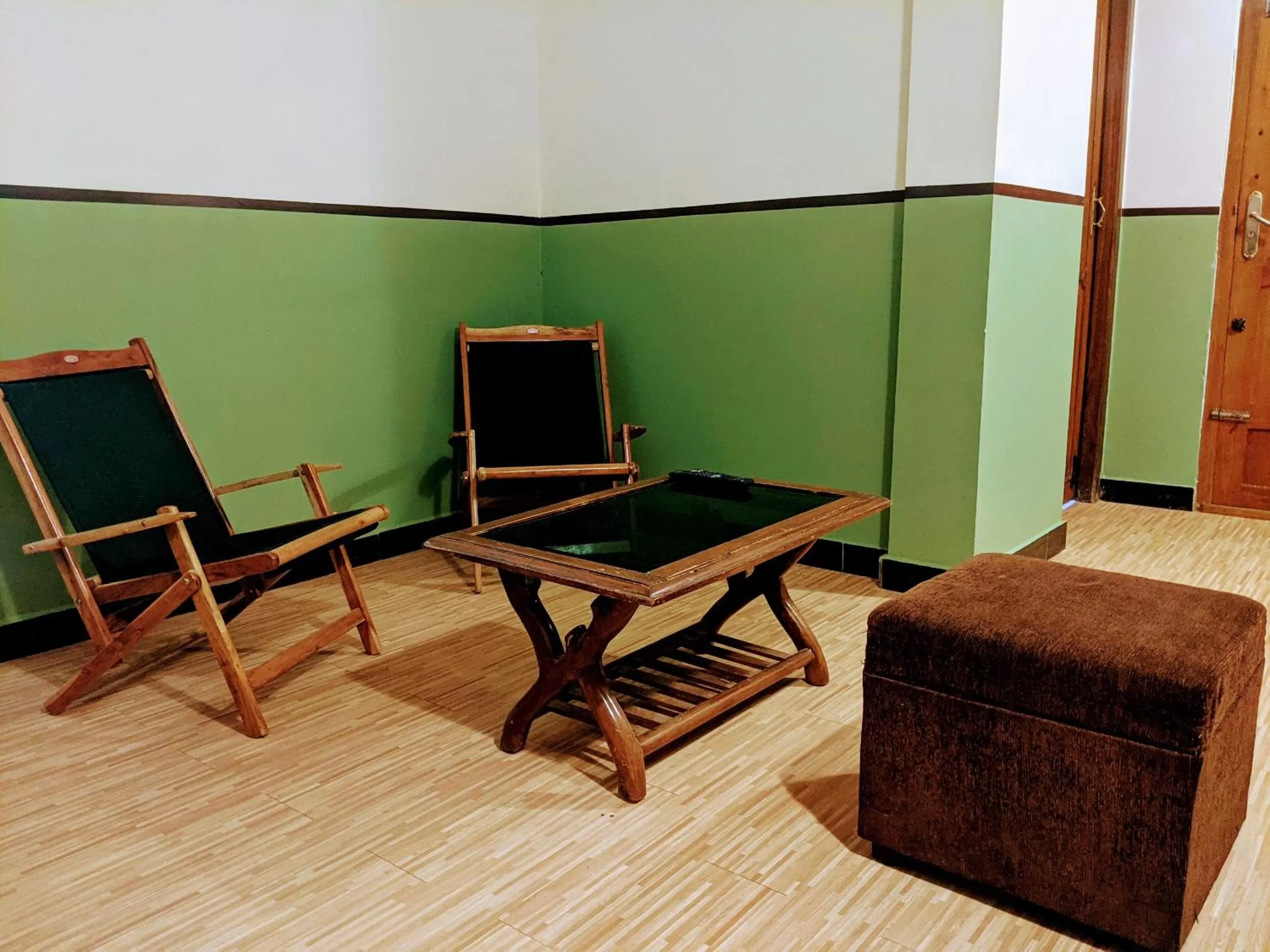 Living room in Avadale Masinagudi - Stag Groups Not Allowed