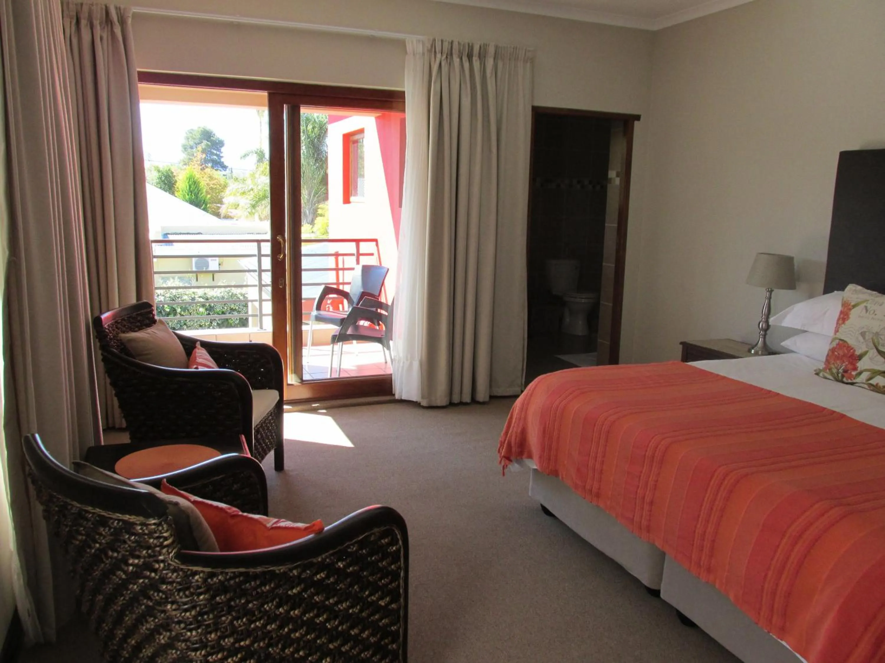 Bed in Karoo Sun Boutique Guest House